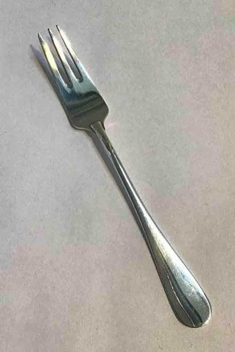 A. Michelsen Ida pastry fork in sterling silver. 

Measures 15 cm / 5.90 in.
 