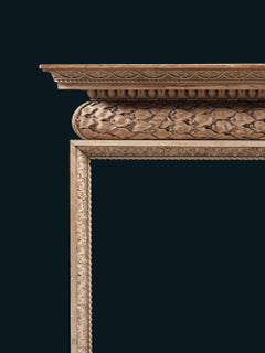 Camino in pino intagliato della metà del XVIII secolo