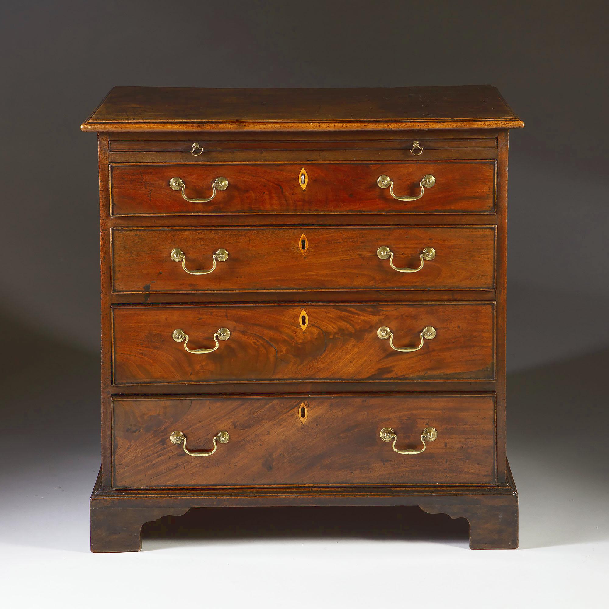 Mid-18th Century Chippendale Period Mahogany Chest of Drawers In Good Condition In London, GB