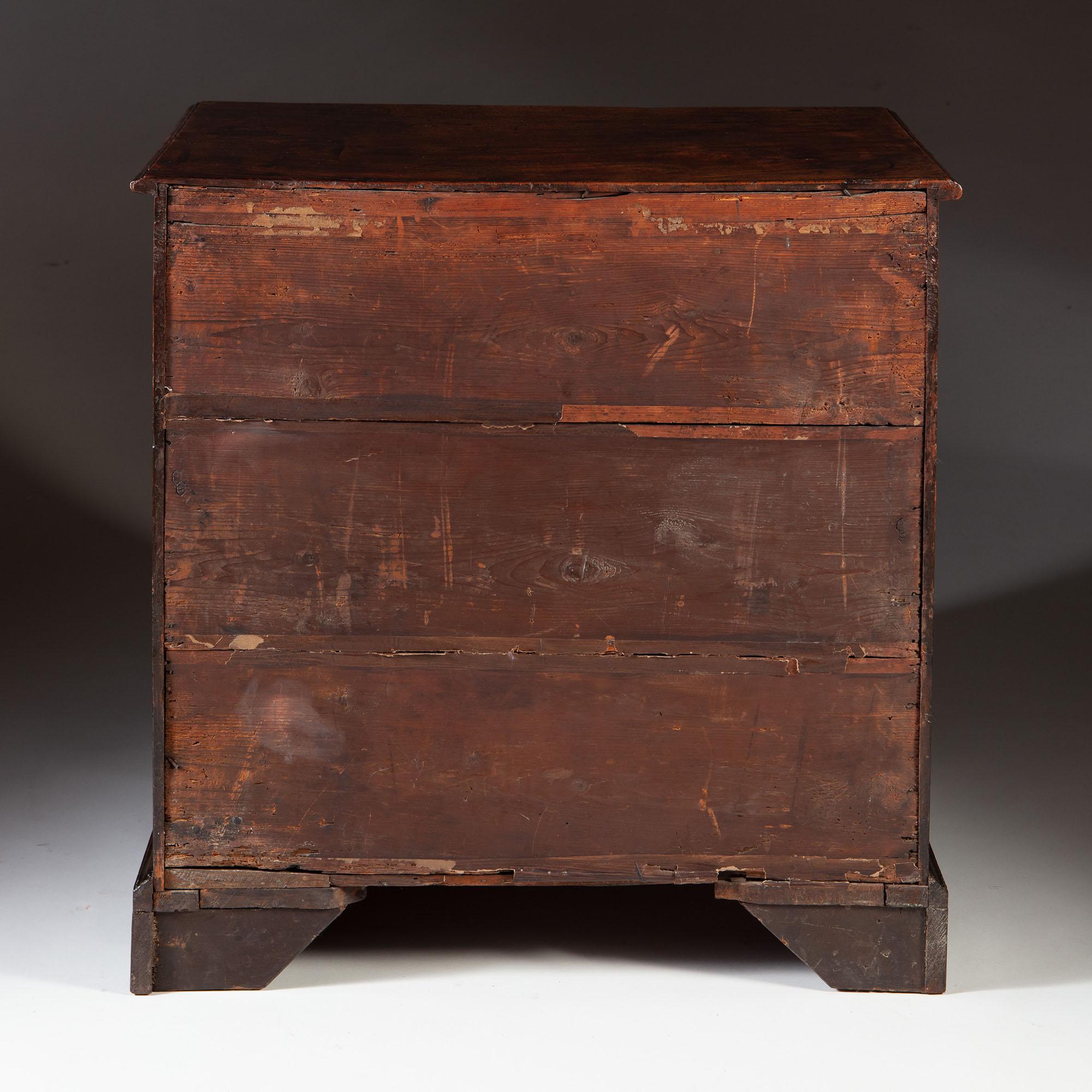 Mid-18th Century Chippendale Period Mahogany Chest of Drawers 4