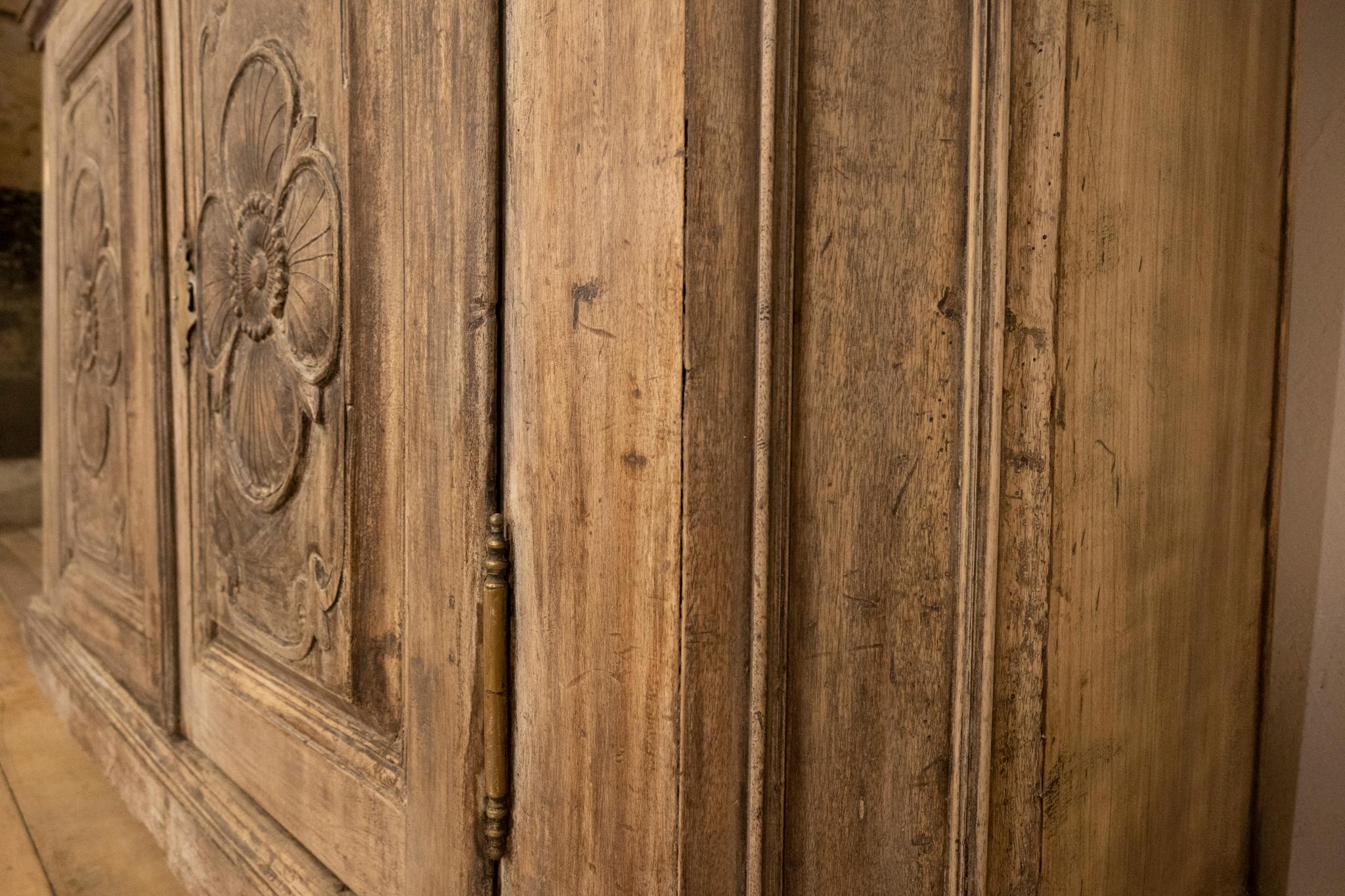 18th Century Rustic French Walnut Buffet Du Corps - Cabinet For Sale 9