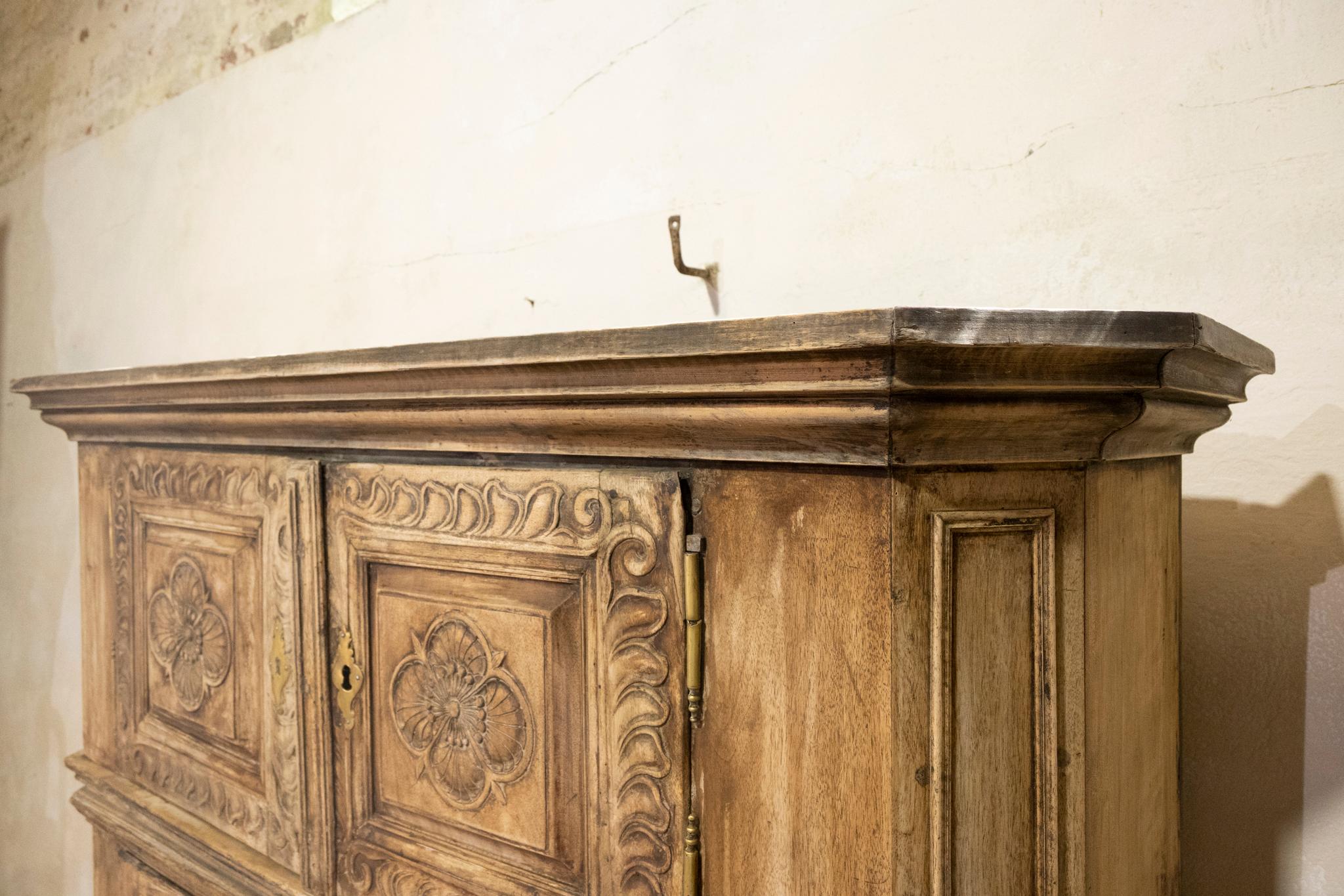 18th Century Rustic French Walnut Buffet Du Corps - Cabinet For Sale 11