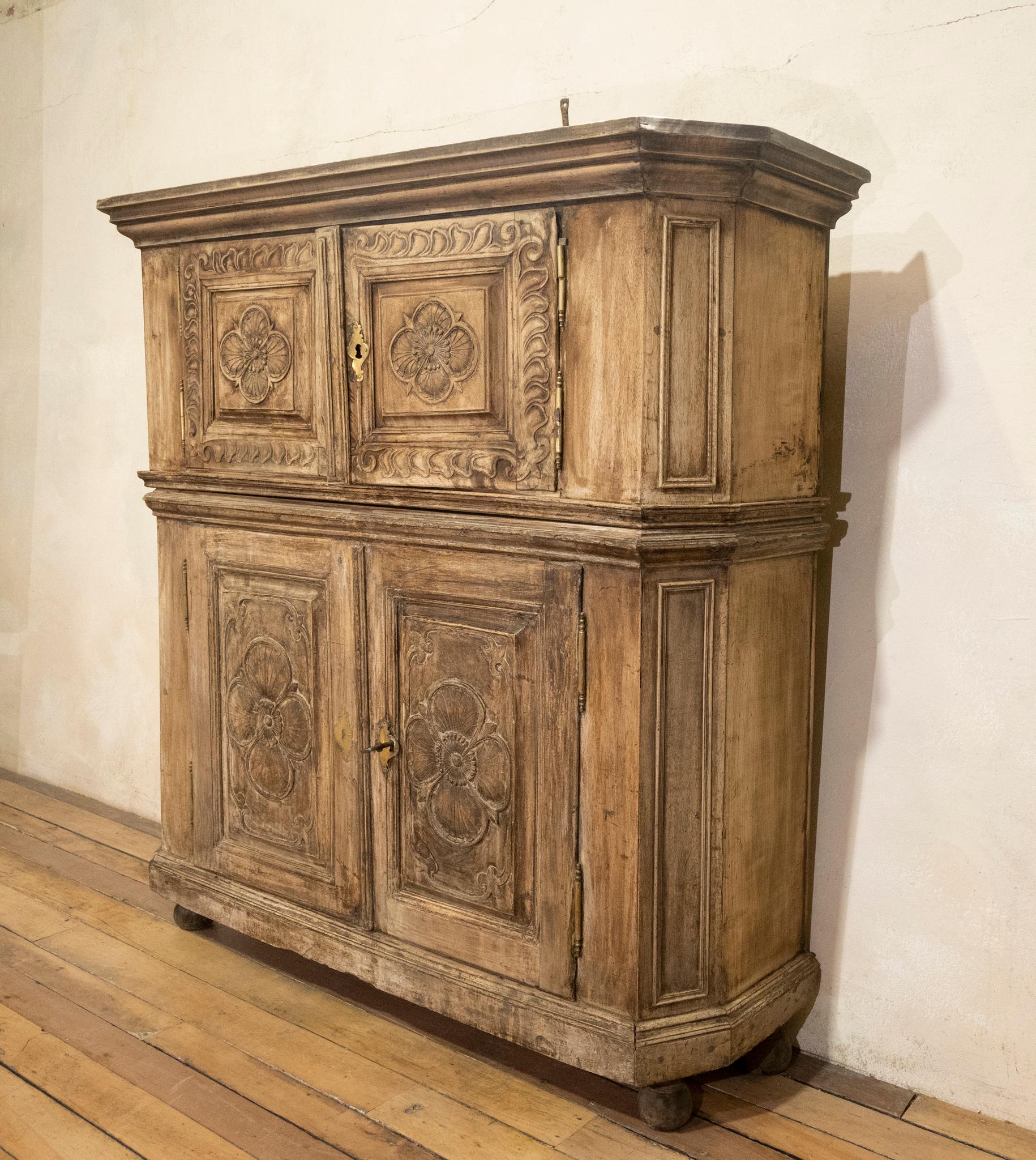 18th Century Rustic French Walnut Buffet Du Corps - Cabinet In Good Condition For Sale In Basingstoke, Hampshire