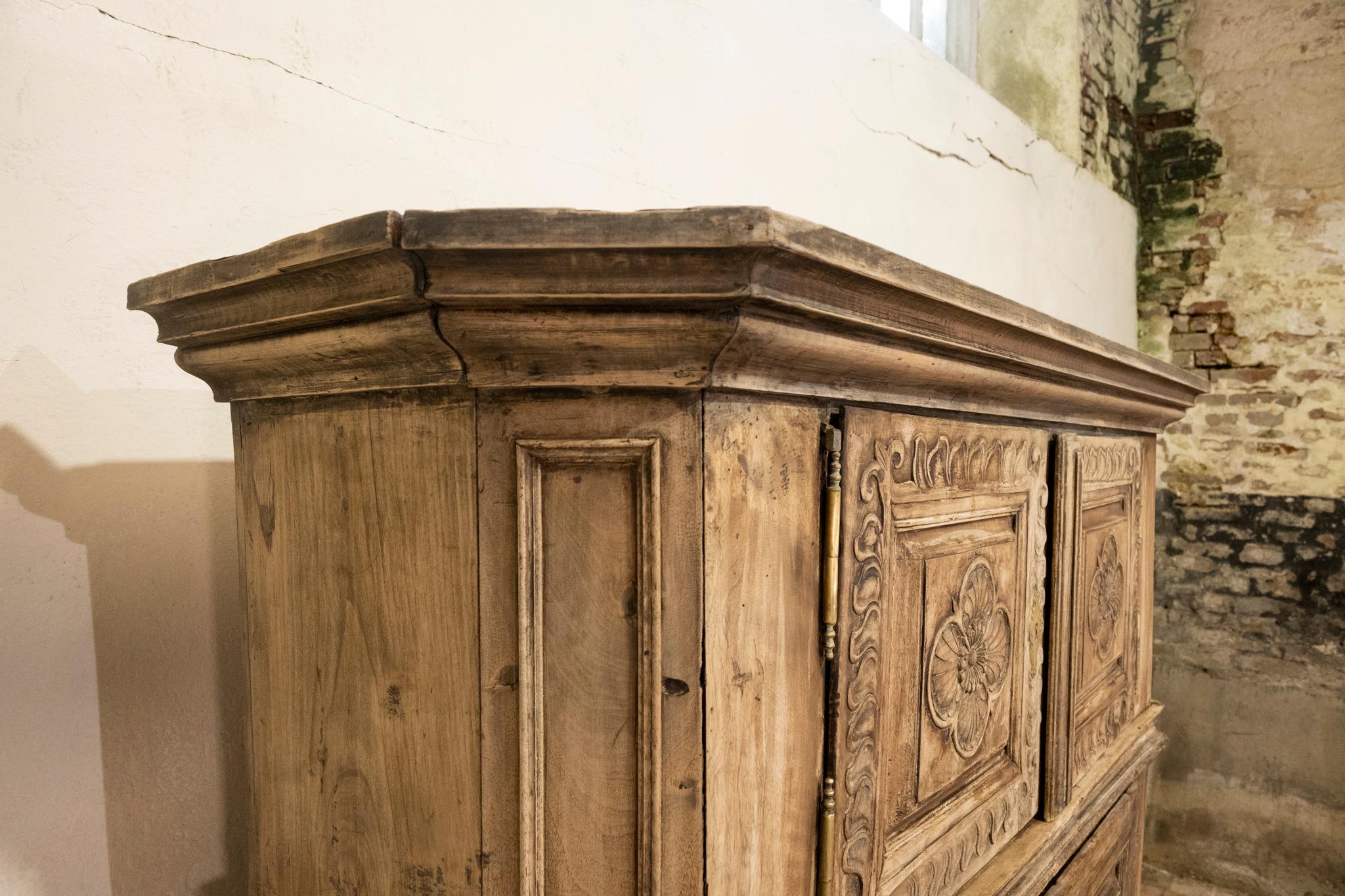 18th Century and Earlier 18th Century Rustic French Walnut Buffet Du Corps - Cabinet For Sale