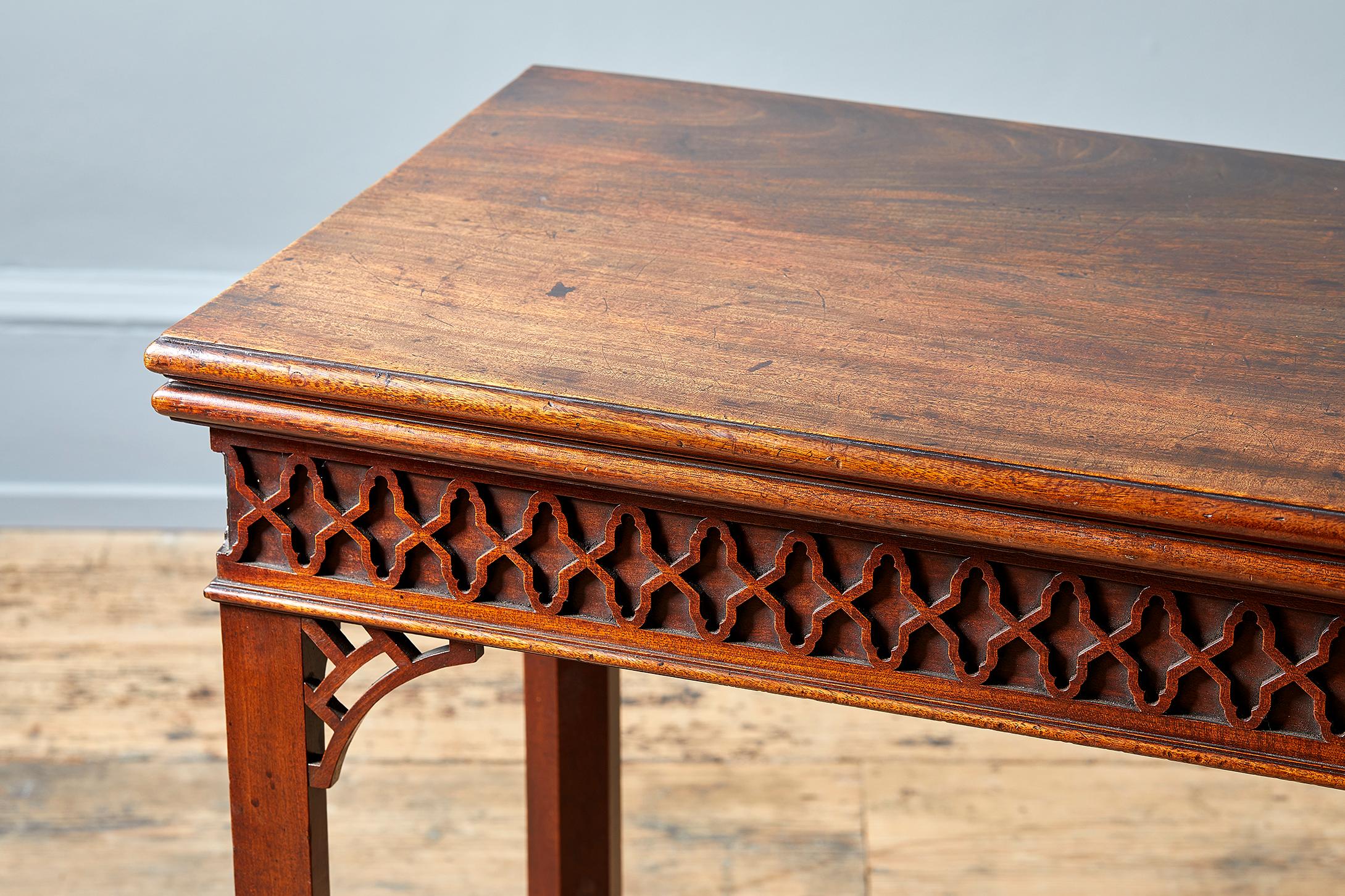 Mid-18th Century George III Mahogany Folding Card Table In Fair Condition For Sale In Petworth, West Sussex