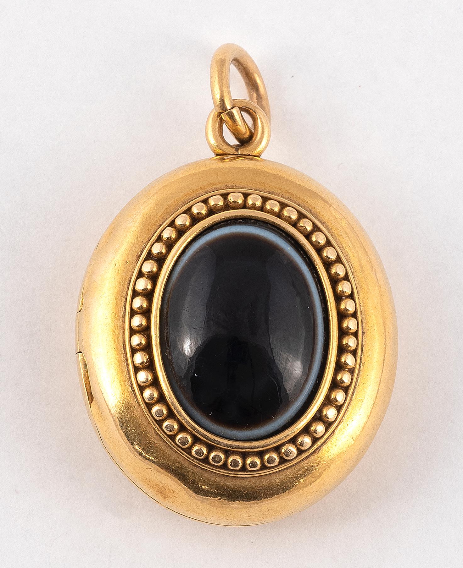 Cabochon Mid-19th Century Agate and Gold Locket Pendant