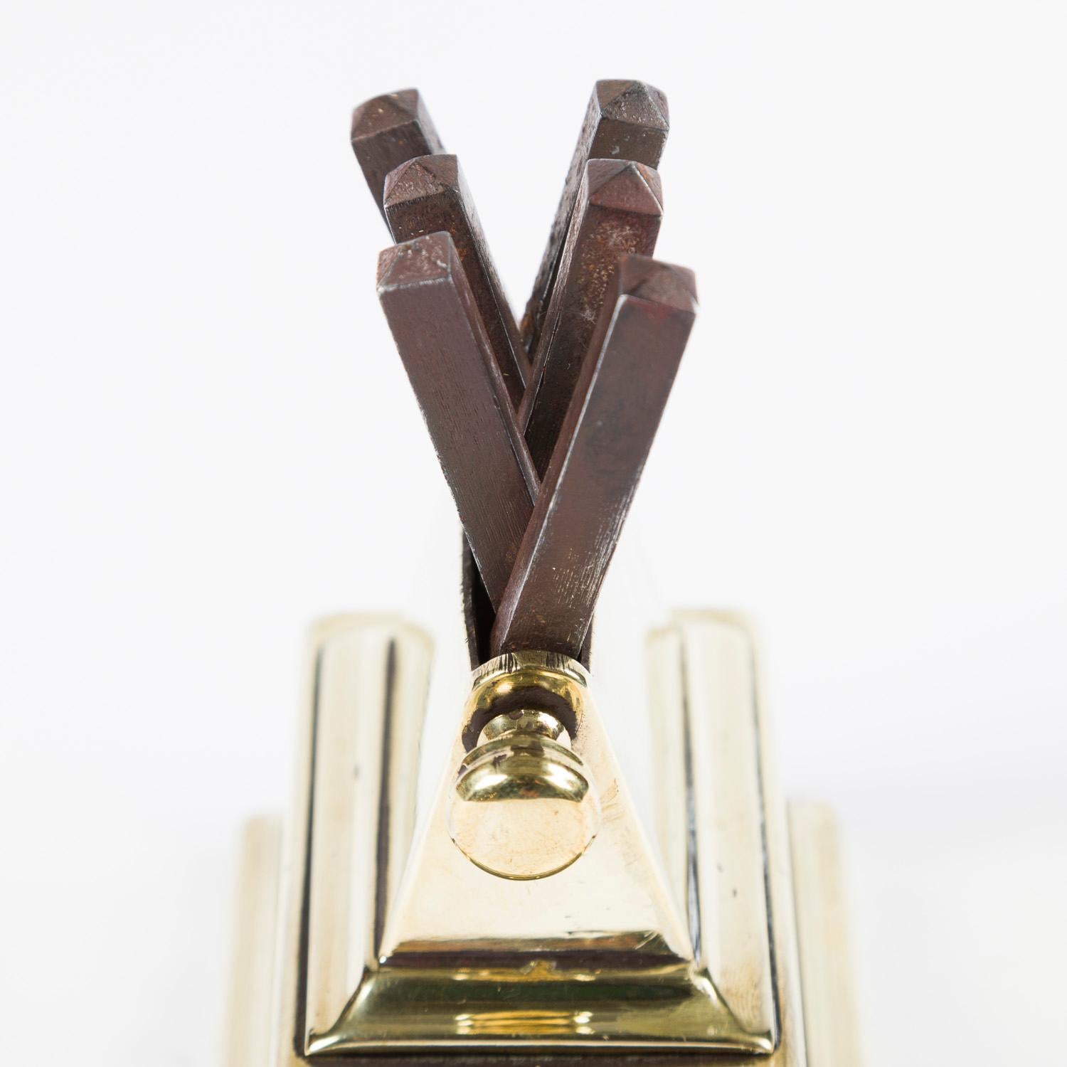 Ein Messerschärfer aus Messing und Stahl aus der Mitte des 19. Jahrhunderts. im Angebot 1
