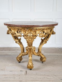 Mesa de centro de gesso dorado de mediados del siglo XIX