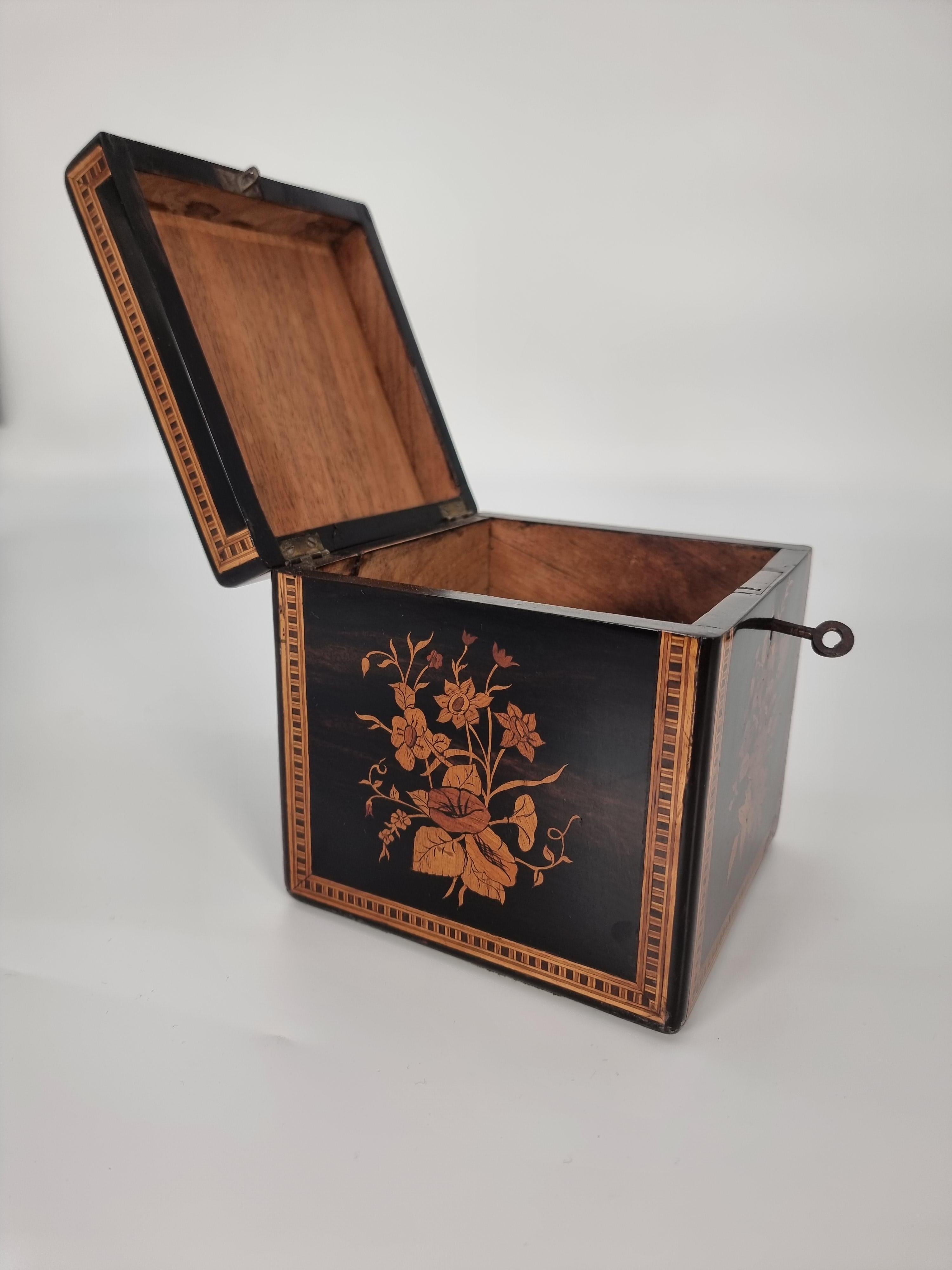 A mid 19th century Italian grand tour Sorrento marquetry box circa 1860 For Sale 3