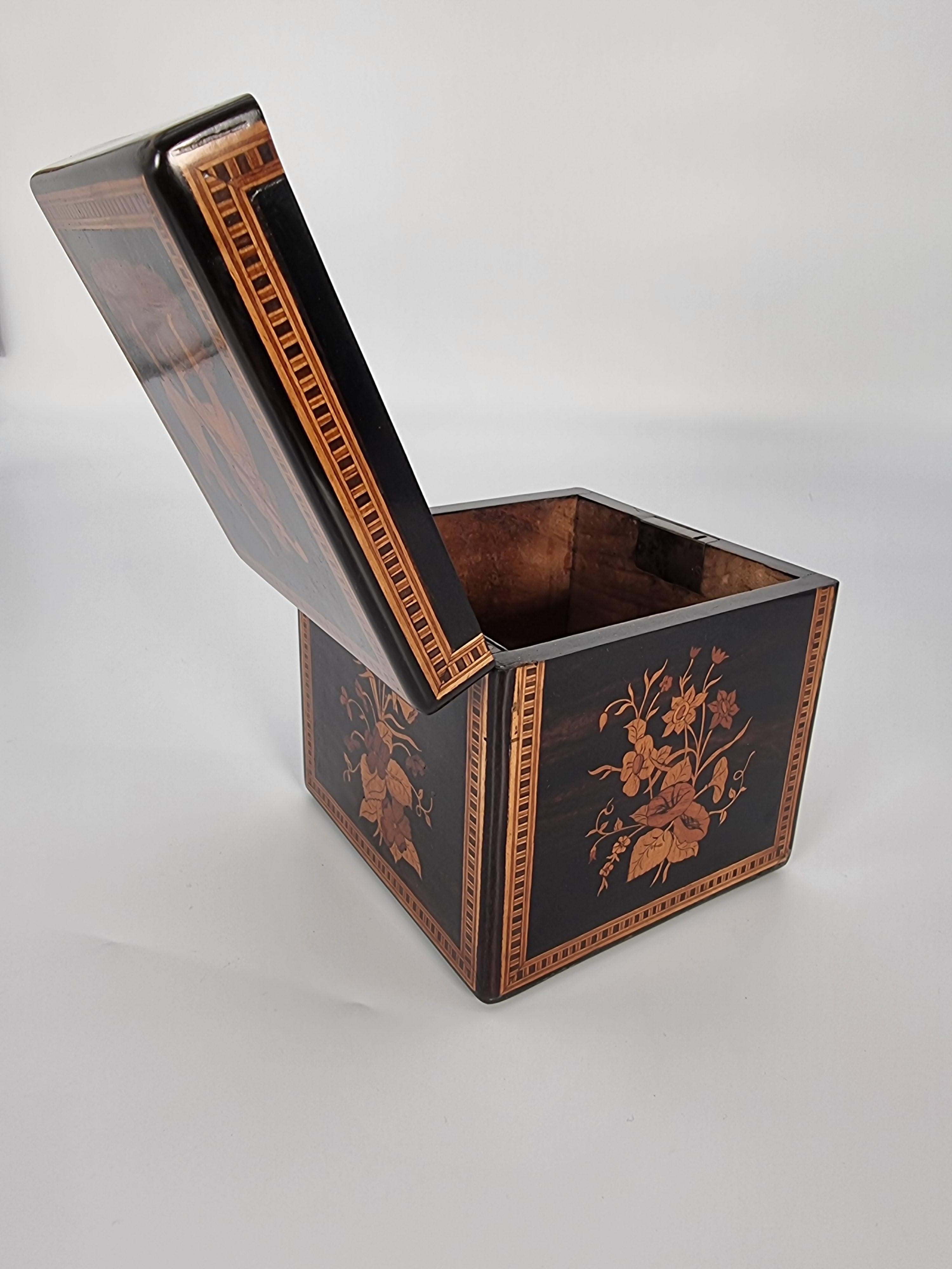 A mid 19th century Italian grand tour Sorrento marquetry box circa 1860 For Sale 8