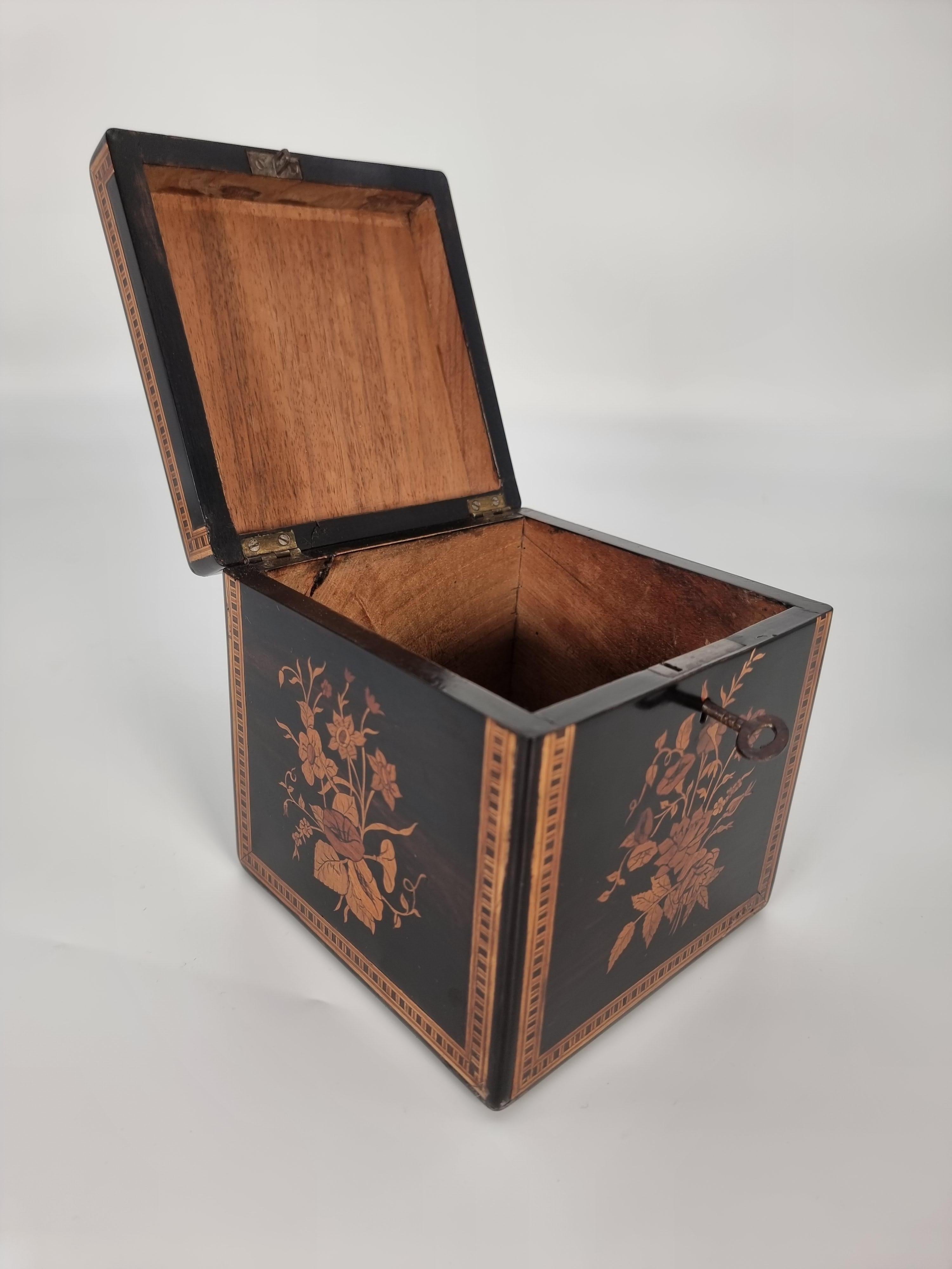 A mid 19th century Italian grand tour Sorrento marquetry box circa 1860 For Sale 10