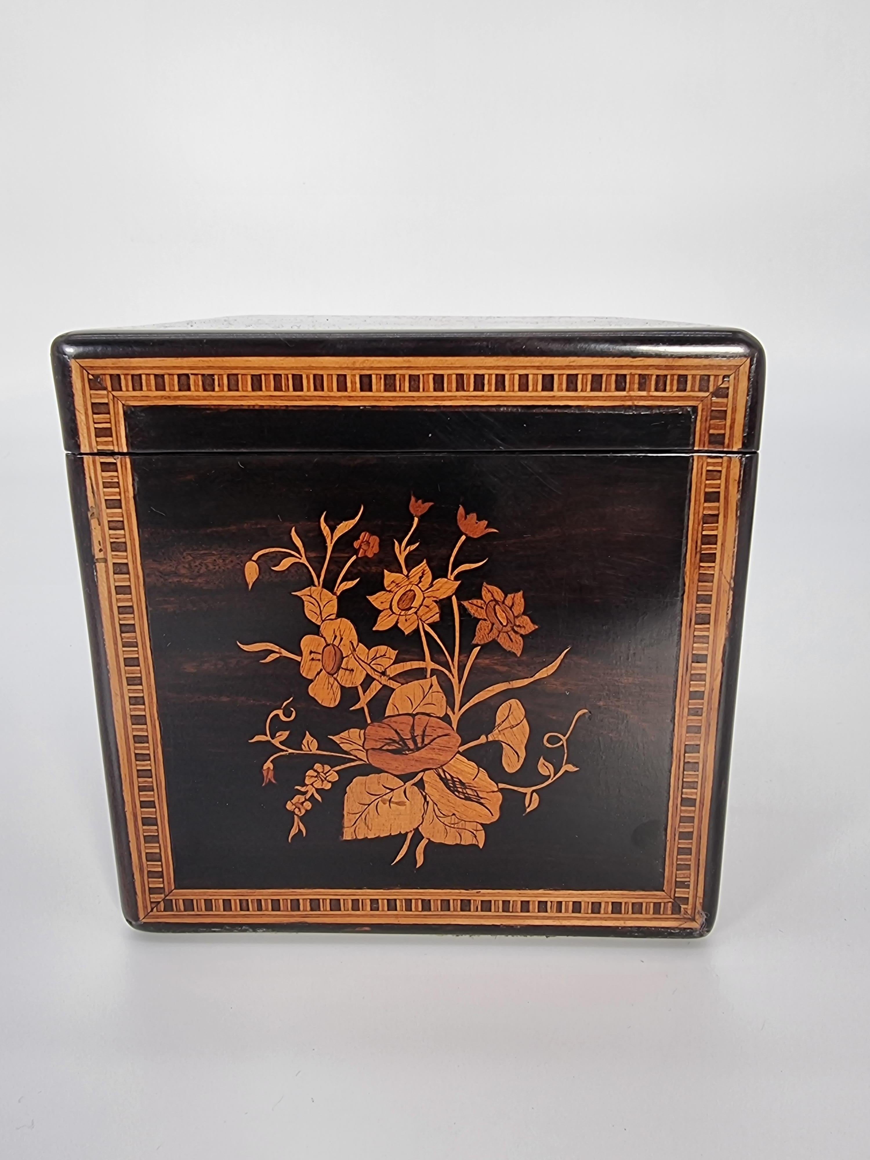 Marquetry A mid 19th century Italian grand tour Sorrento marquetry box circa 1860 For Sale