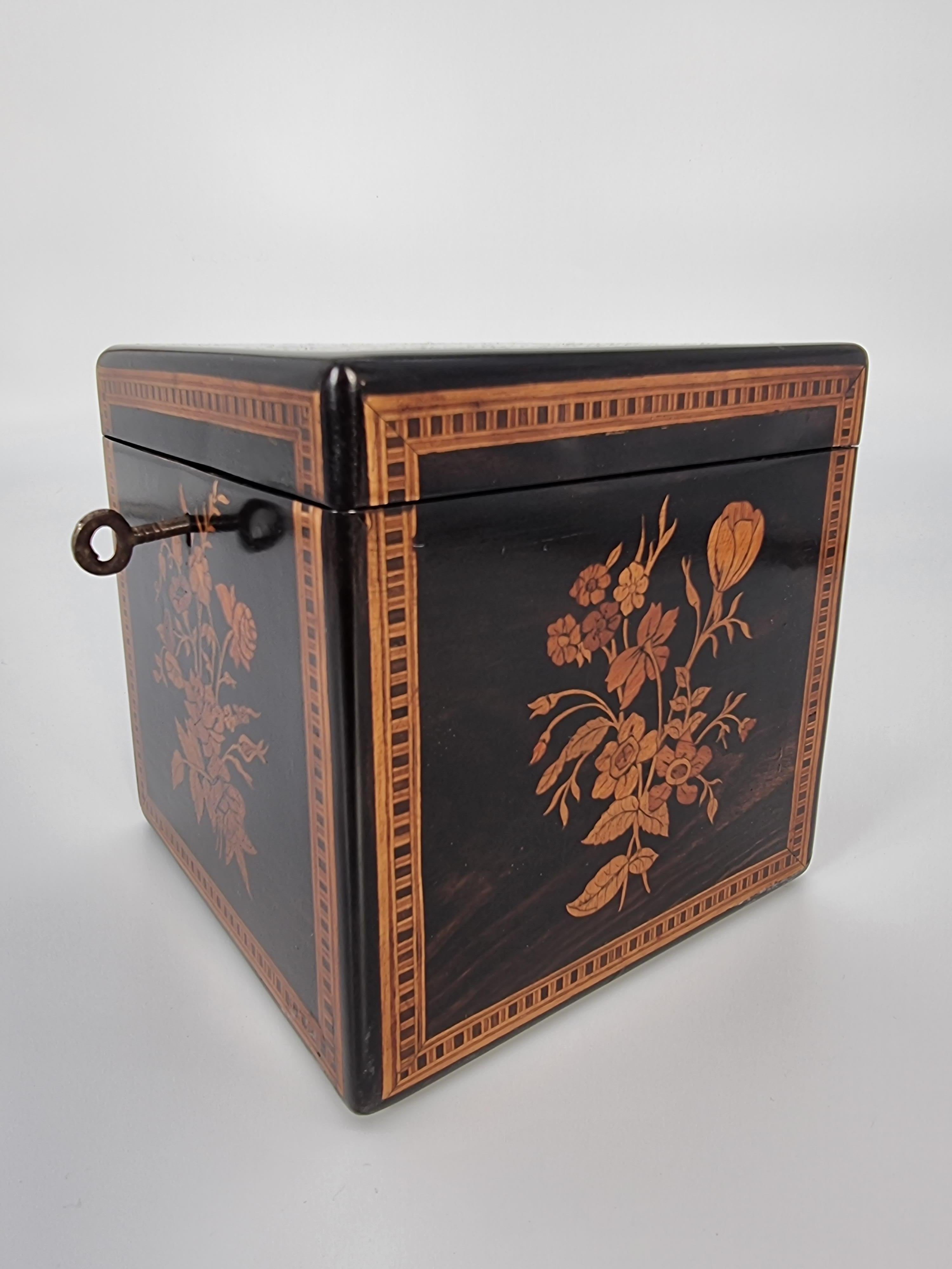 A mid 19th century Italian grand tour Sorrento marquetry box circa 1860 For Sale 2