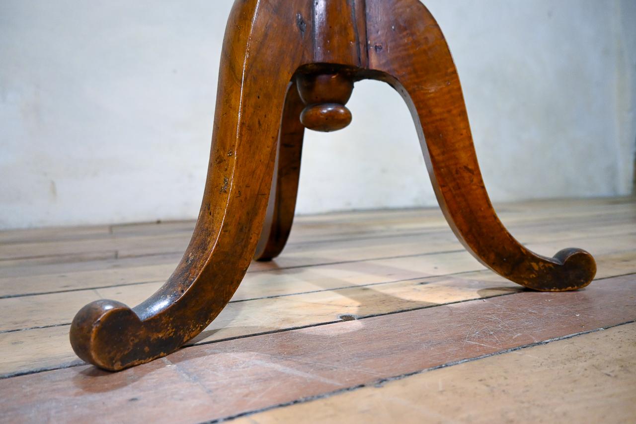 19th Century French Bobbin Turned Tripod Side Table For Sale 1