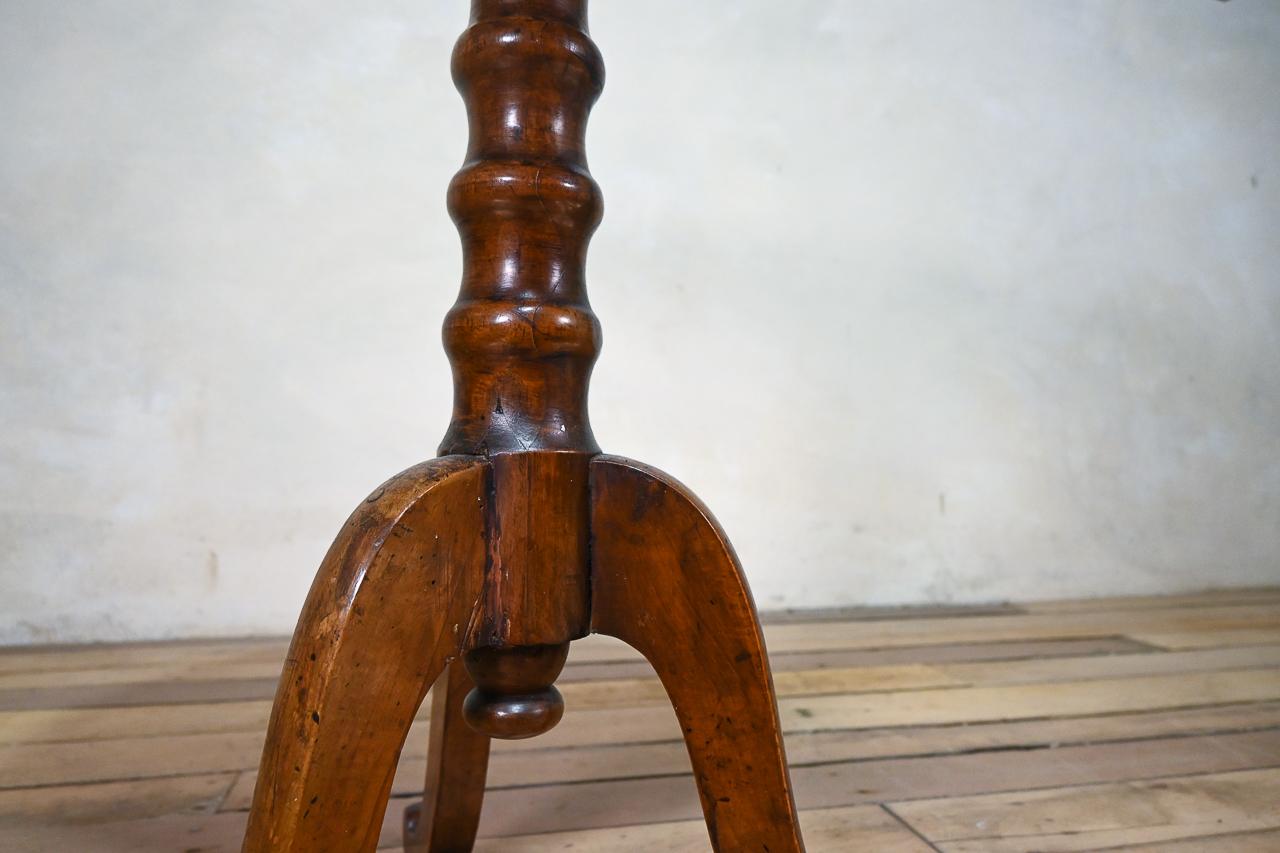 19th Century French Bobbin Turned Tripod Side Table For Sale 3