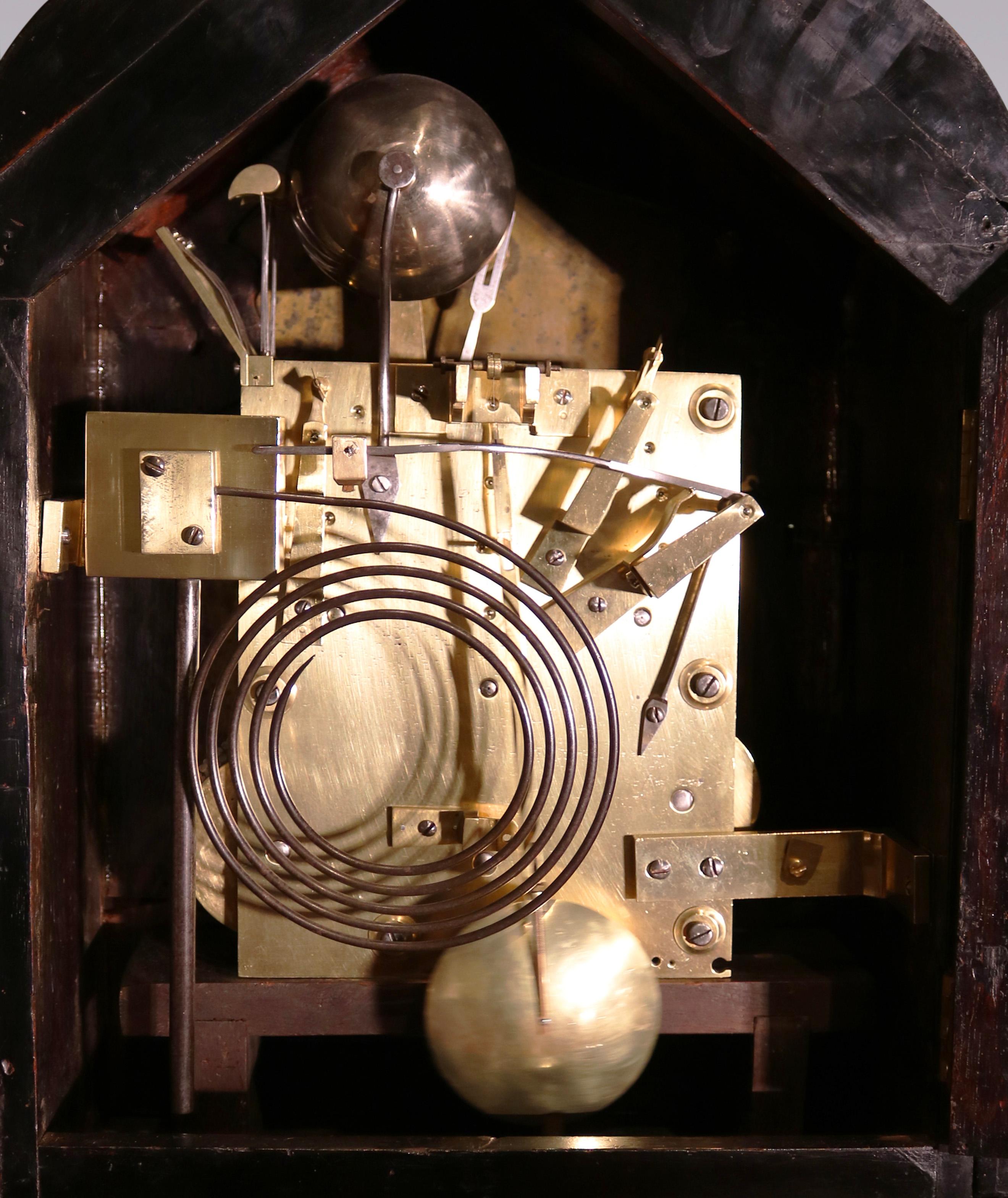Une horloge à support saisissante du milieu du XIXe siècle par Charles, Nephew & Co Calcutta Bon état - En vente à London, GB