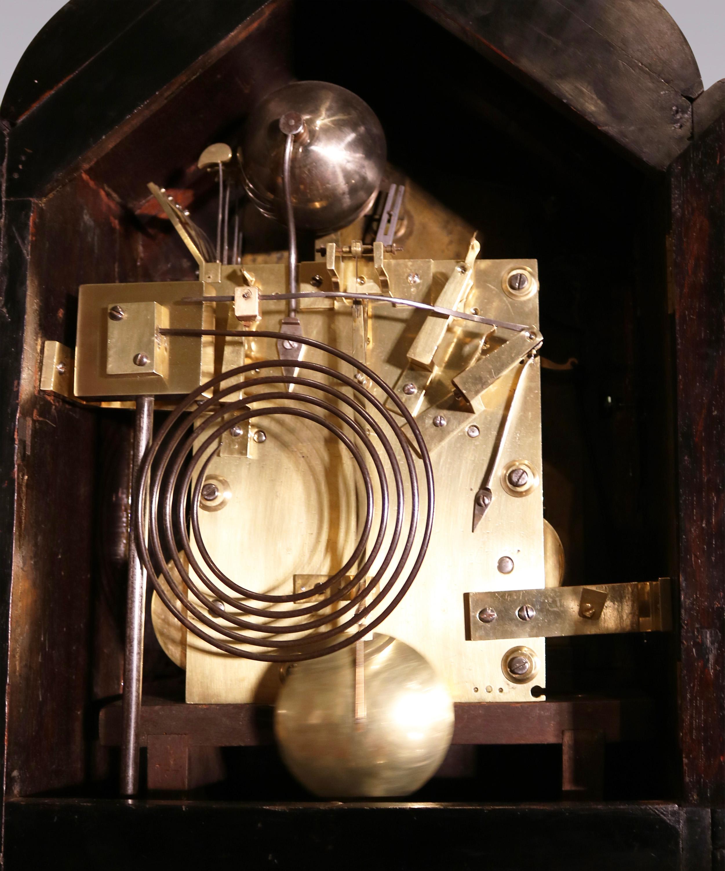 Ébène Une horloge à support saisissante du milieu du XIXe siècle par Charles, Nephew & Co Calcutta en vente