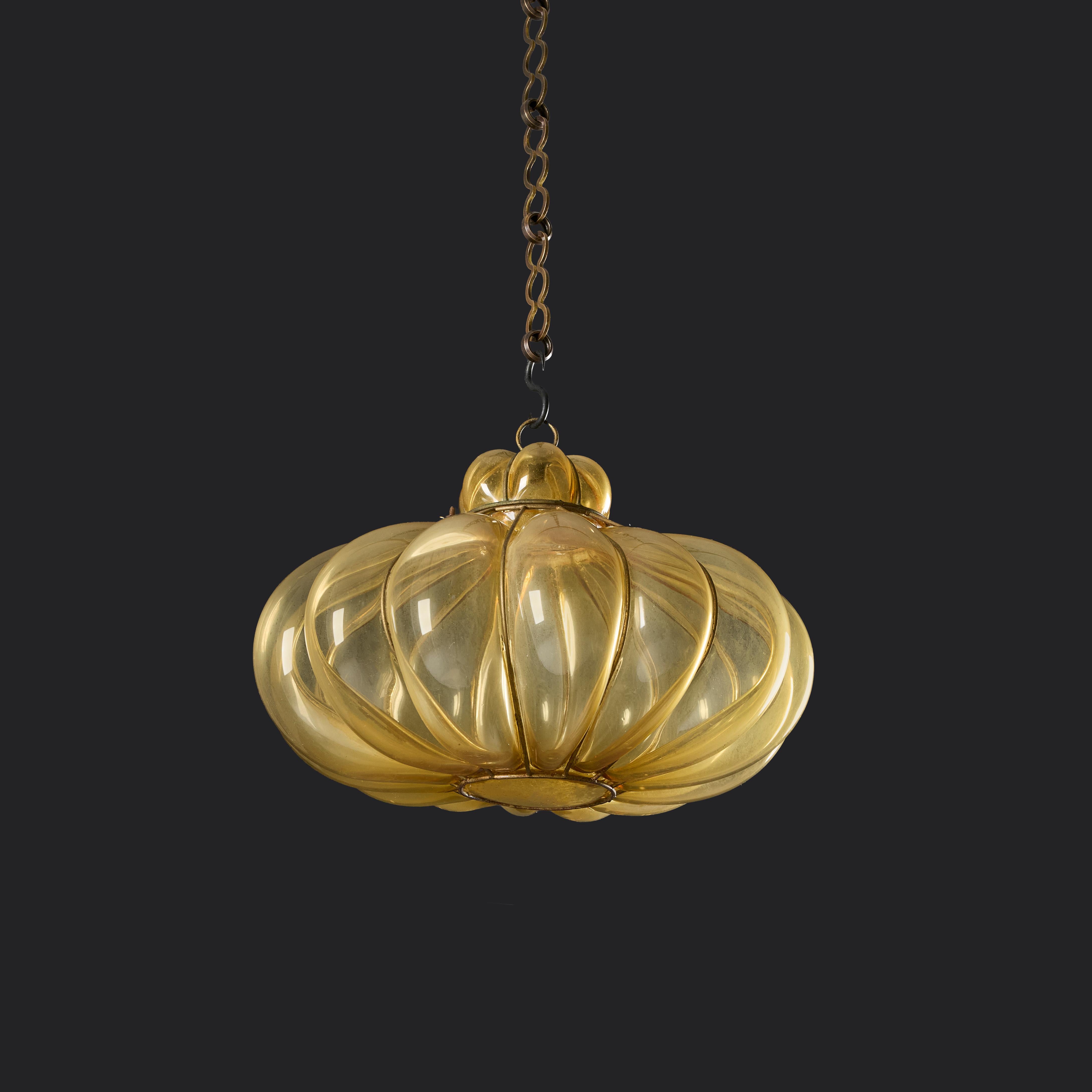 Bernsteinfarbene Murano-Glas-Kürbislaterne aus der Mitte des 20. (Italienisch) im Angebot