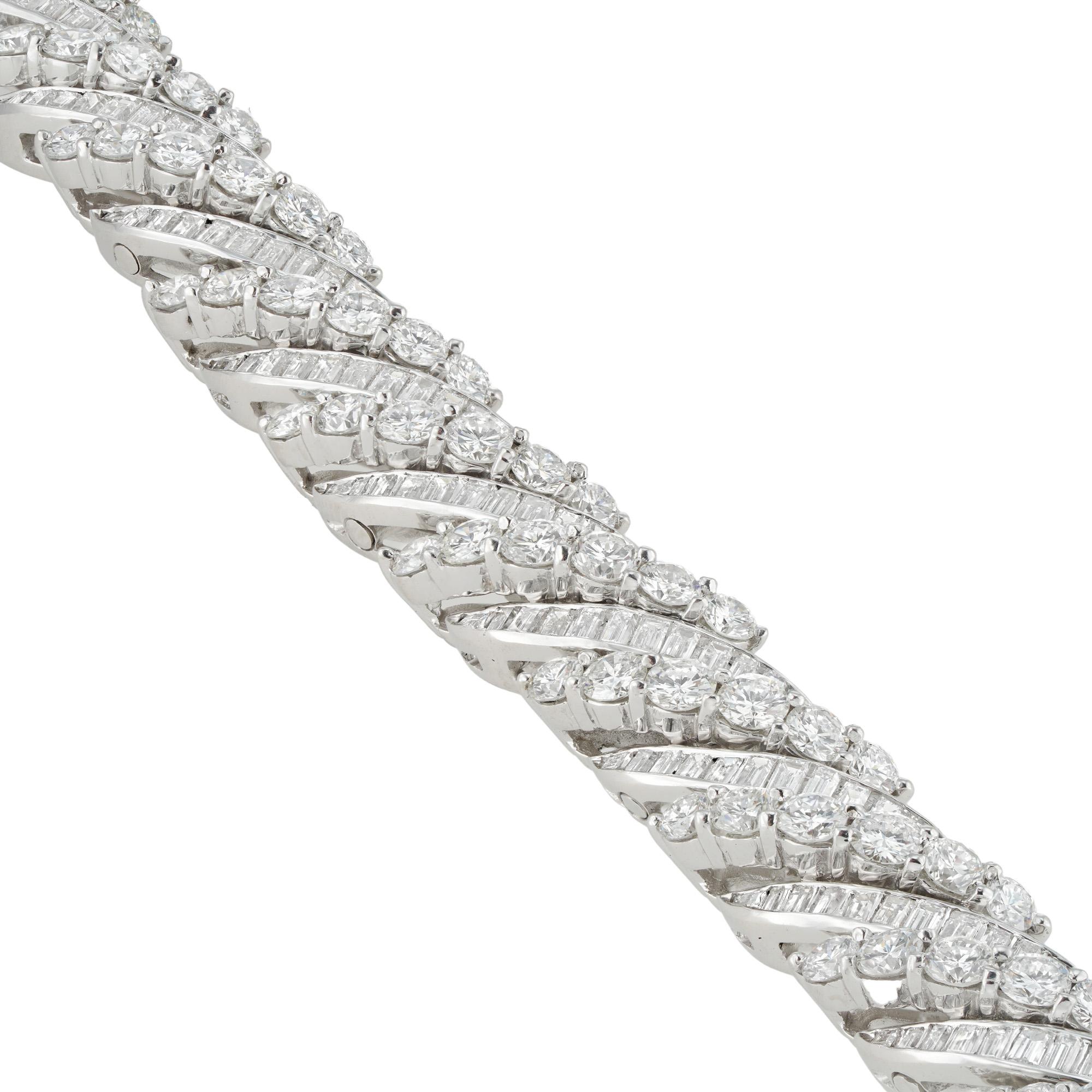 Moderne Bracelet serti de diamants datant du milieu du 20e siècle en vente