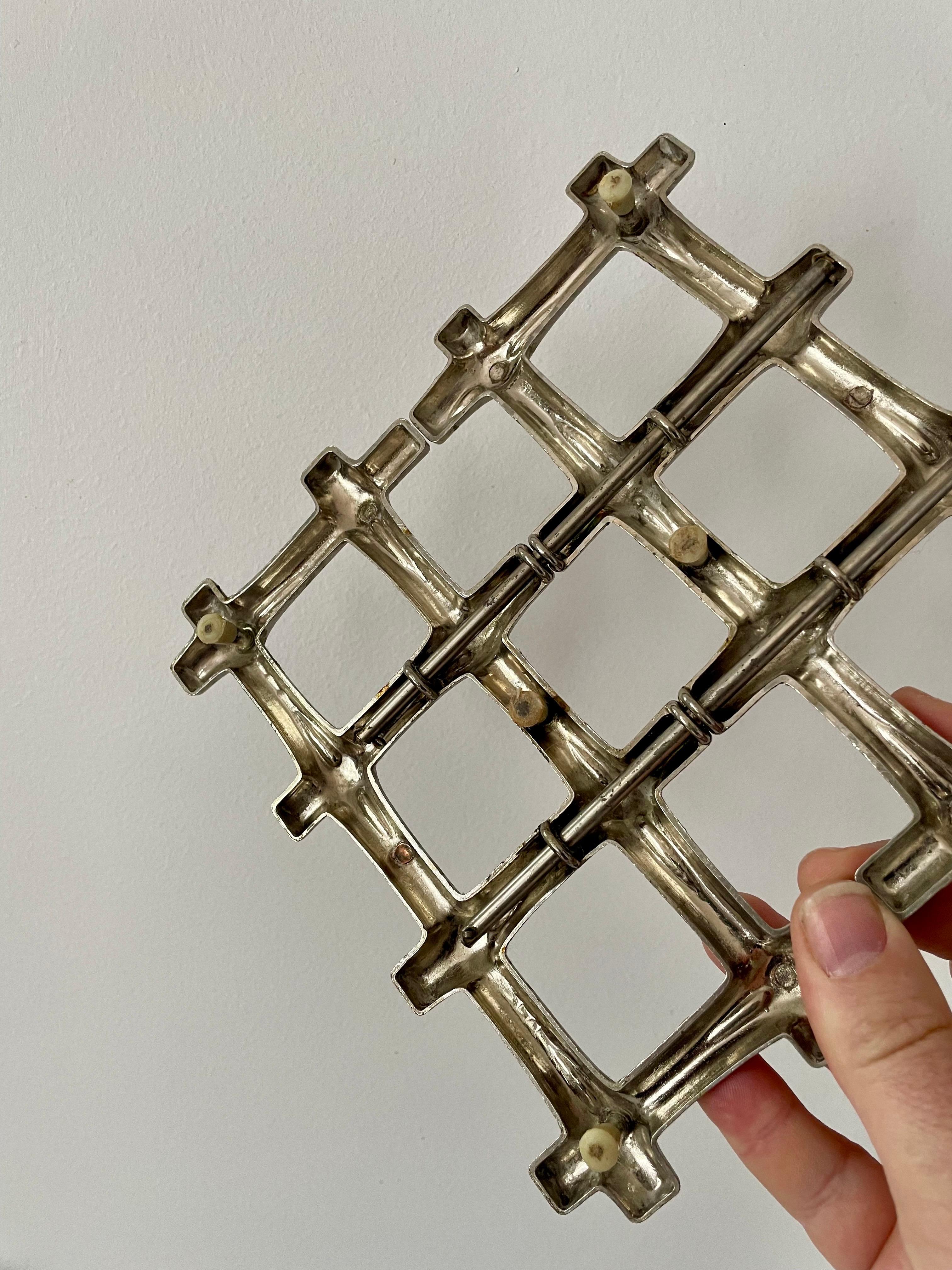 A mid-20th century Italian telescopic bamboo-style trivet In Good Condition For Sale In SOTTEVILLE-LÈS-ROUEN, FR