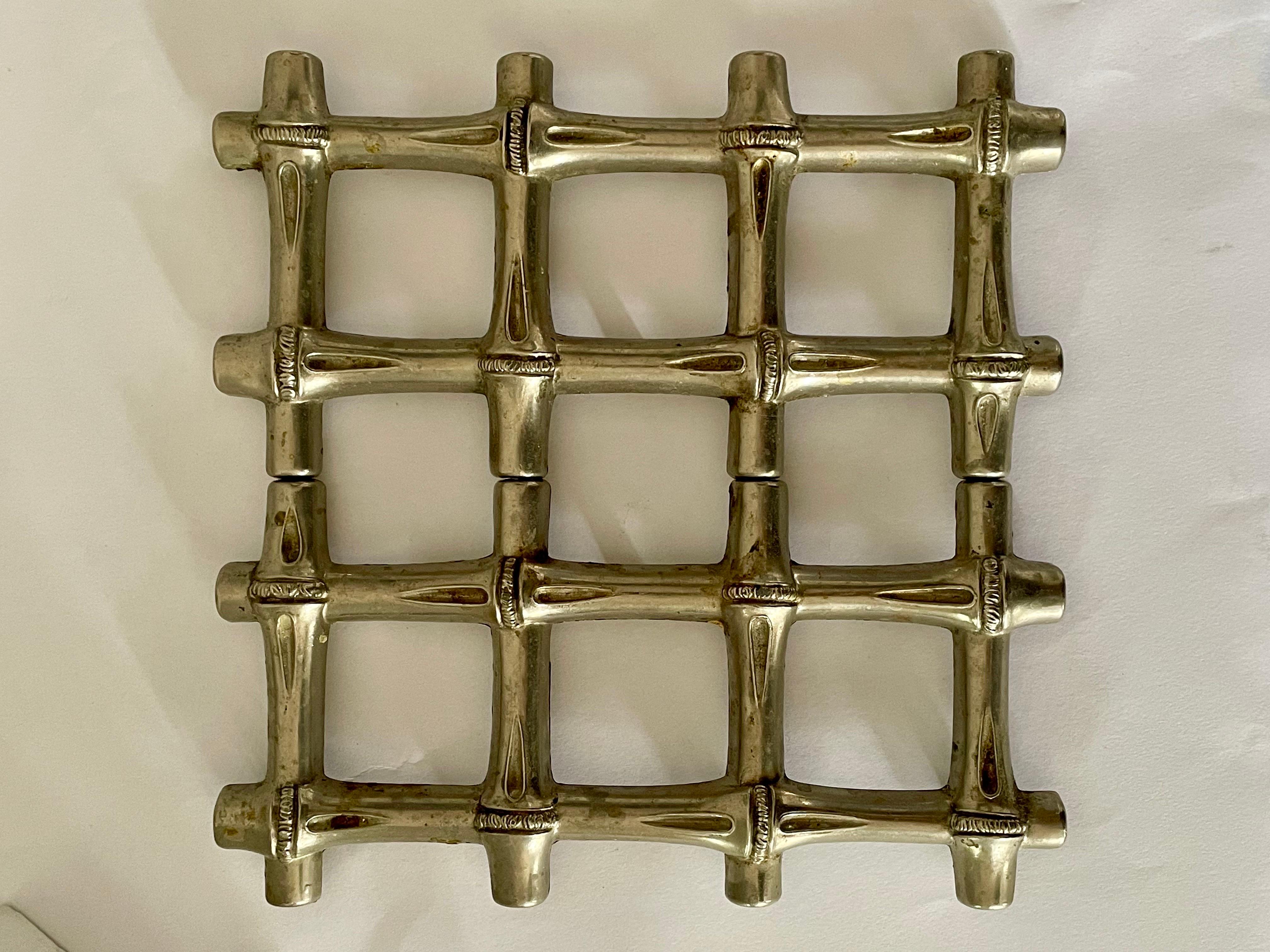 20th Century A mid-20th century Italian telescopic bamboo-style trivet For Sale