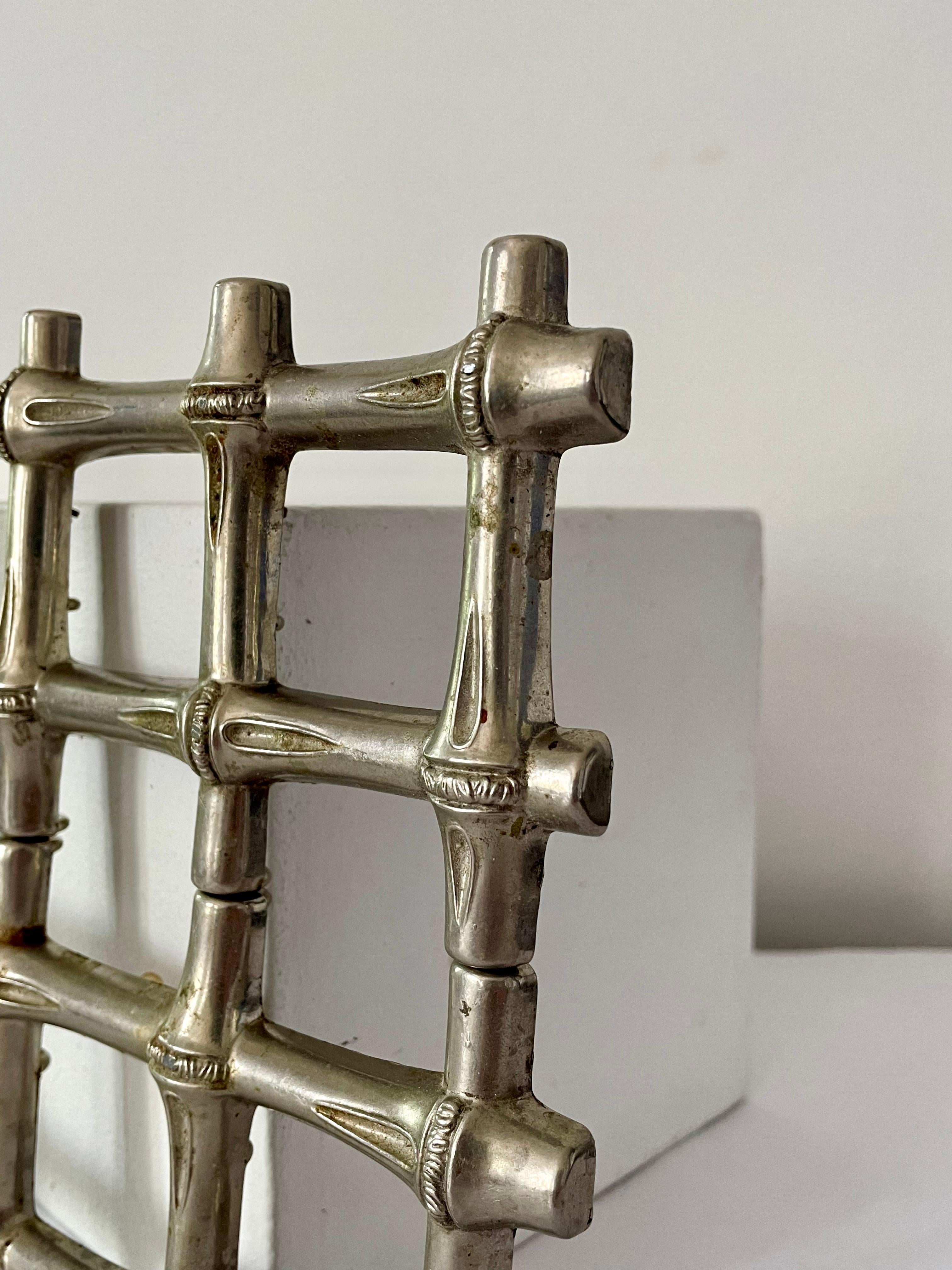 A mid-20th century Italian telescopic bamboo-style trivet For Sale 1