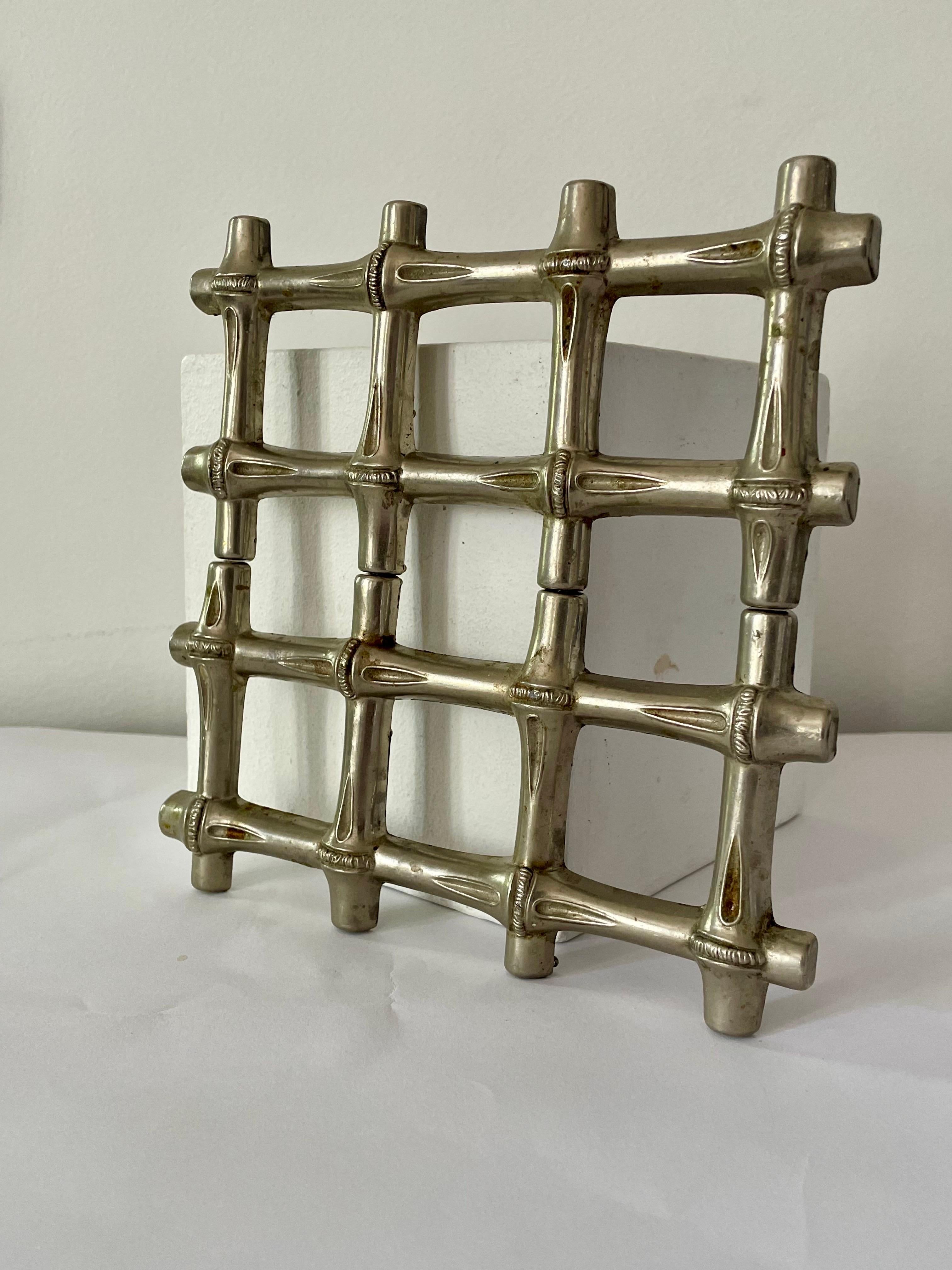 A mid-20th century Italian telescopic bamboo-style trivet For Sale 2
