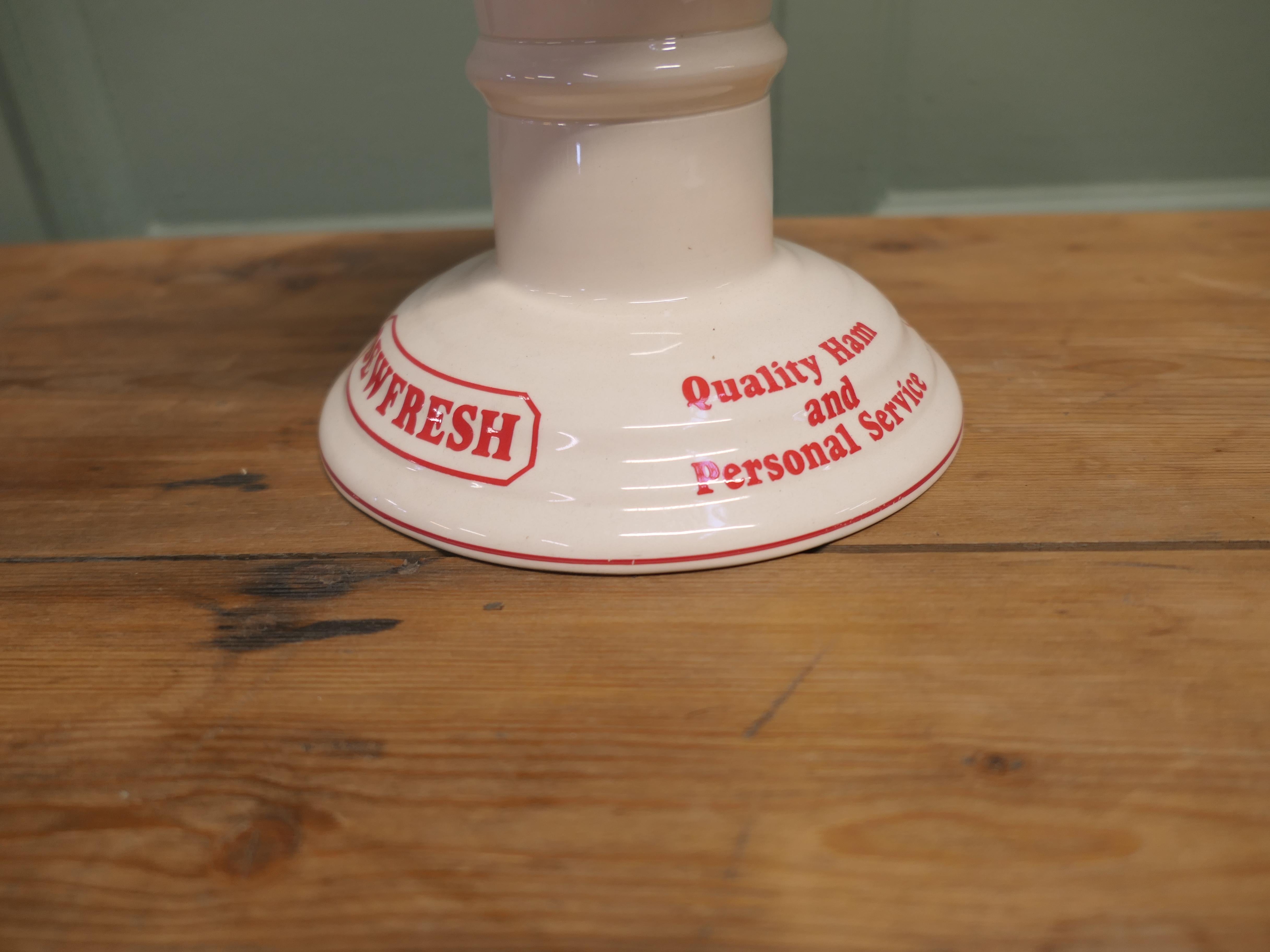 Ironstone Porta prosciutto in ferro di Masons della metà del XX secolo Un porta prosciutto in ferro di Mason in vendita