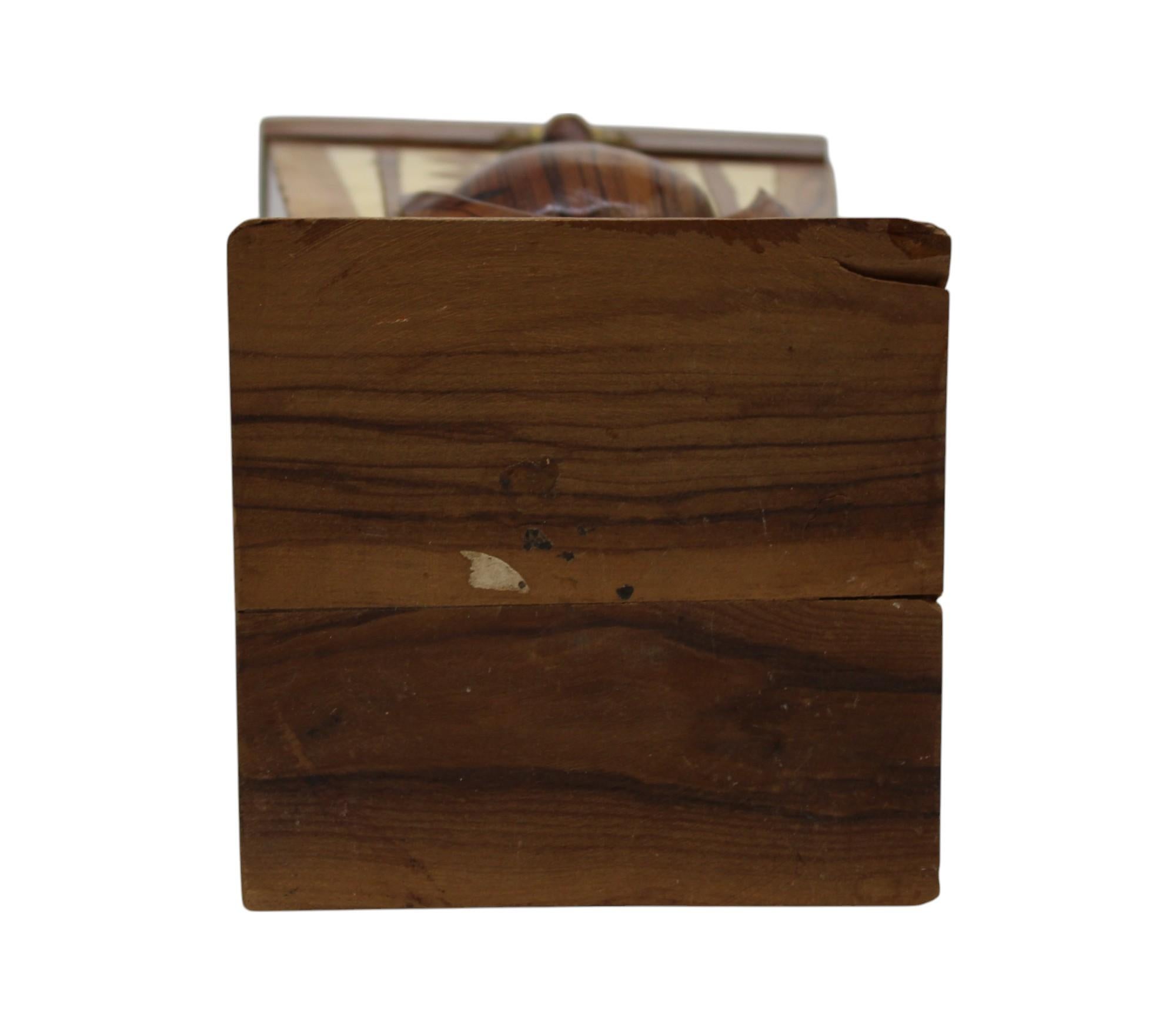 A Mid- 20th Century, Wooden Inlay Etrog Box, Jerusalem Souvenier For Sale 4