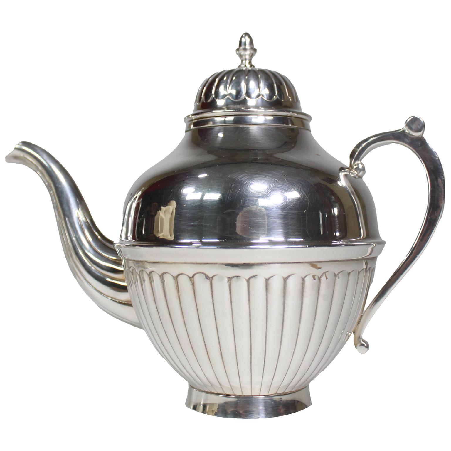 Mid-Century moderno Un servizio da tè e caffè in argento placcato Christofle di metà secolo in 5 pezzi in vendita