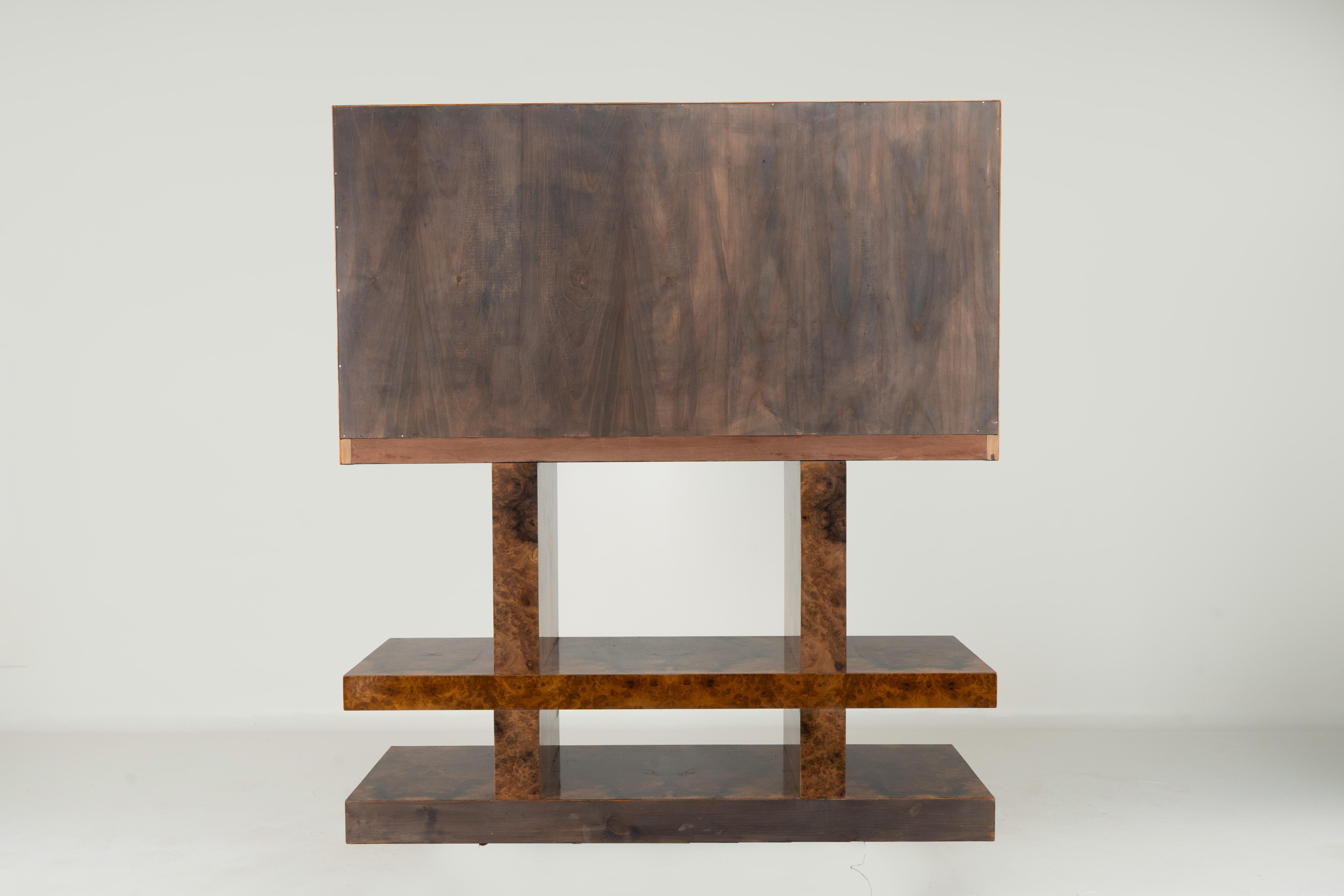 A Mid-Century Bar Cabinet with Walnut Burl Doors In Good Condition For Sale In Chicago, IL