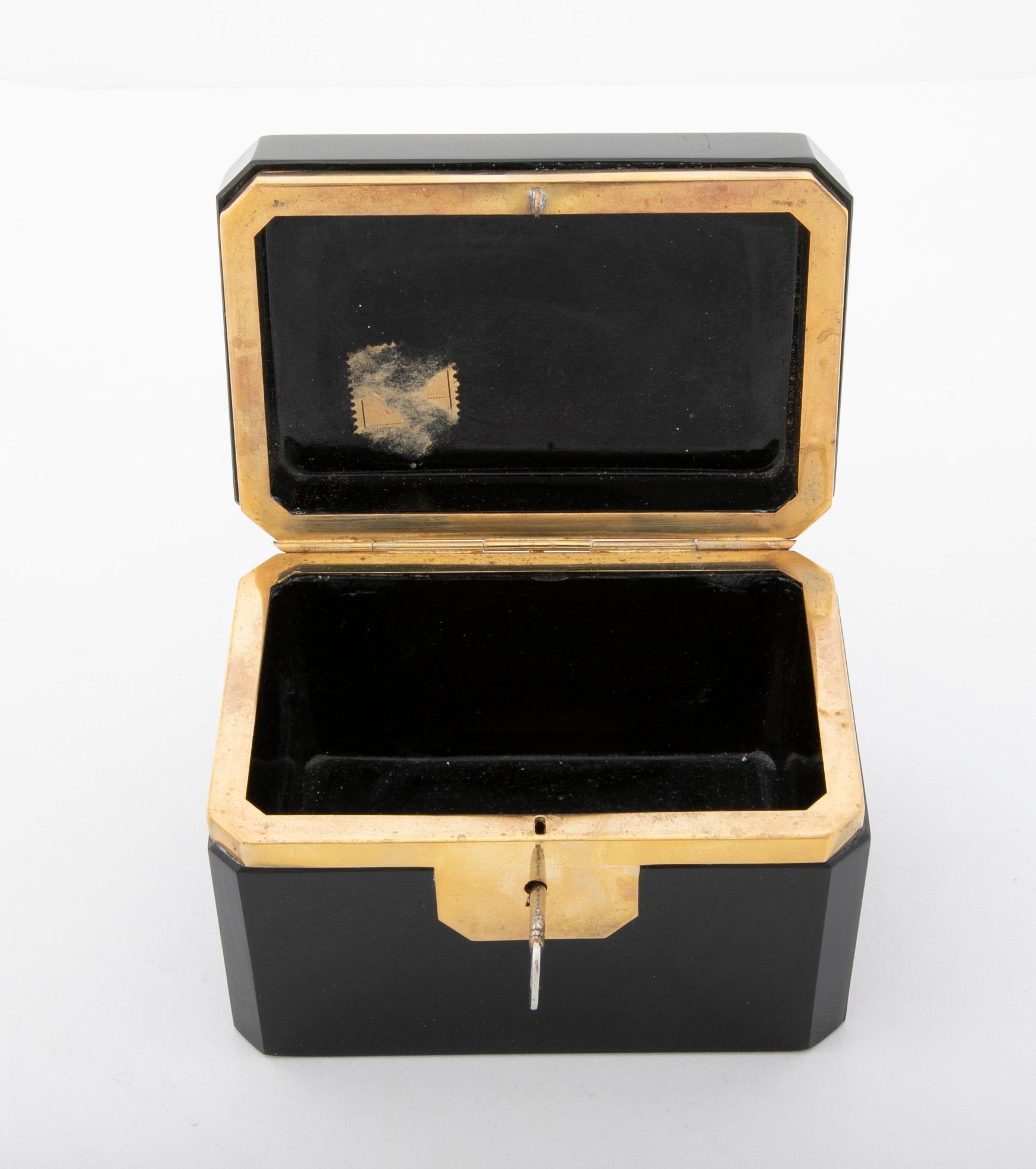 Midcentury Black Opaline Glass Box with Original Key In Good Condition In Stamford, CT