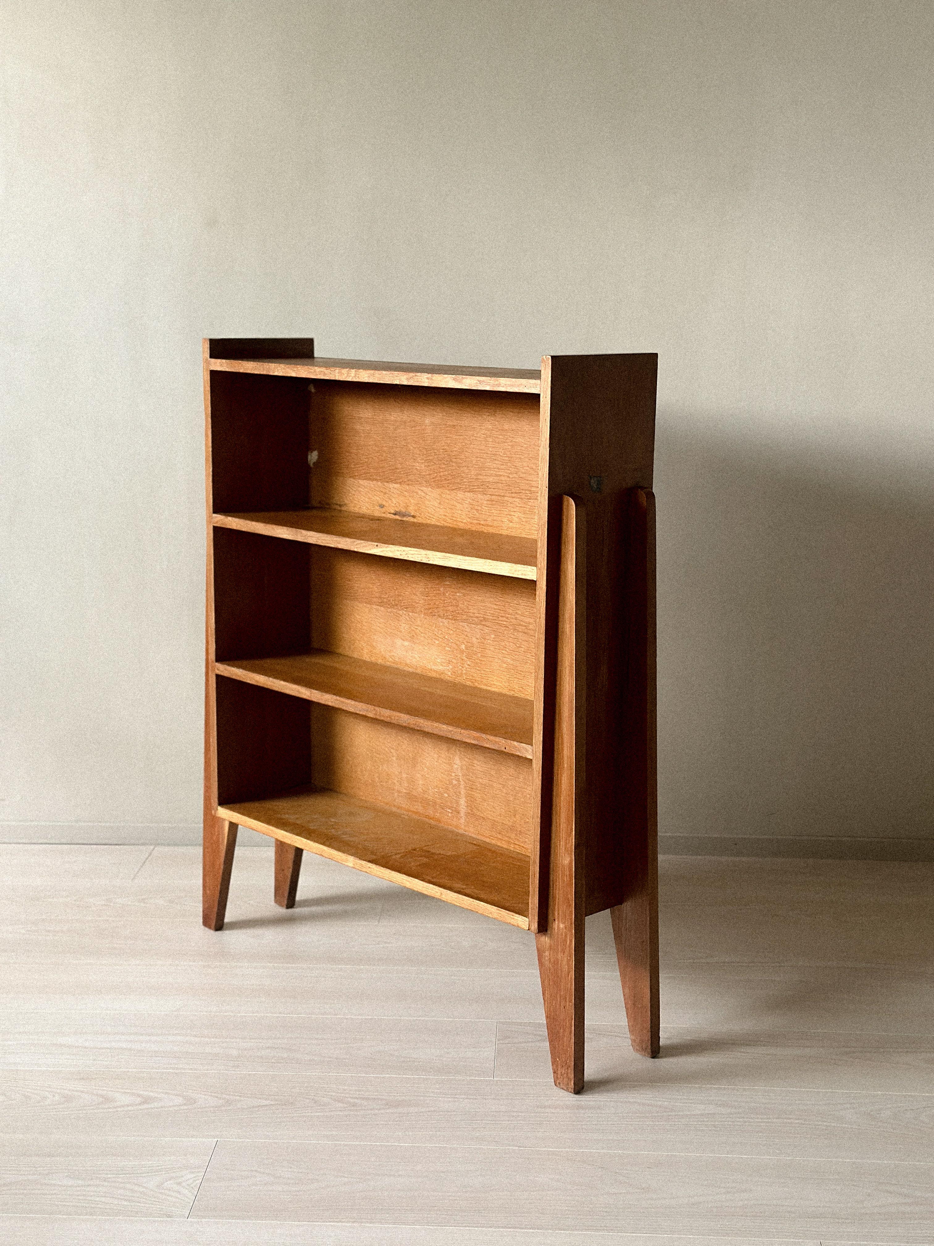 Quercia Libreria di metà secolo, Oak, Francia, anni '50 circa in vendita