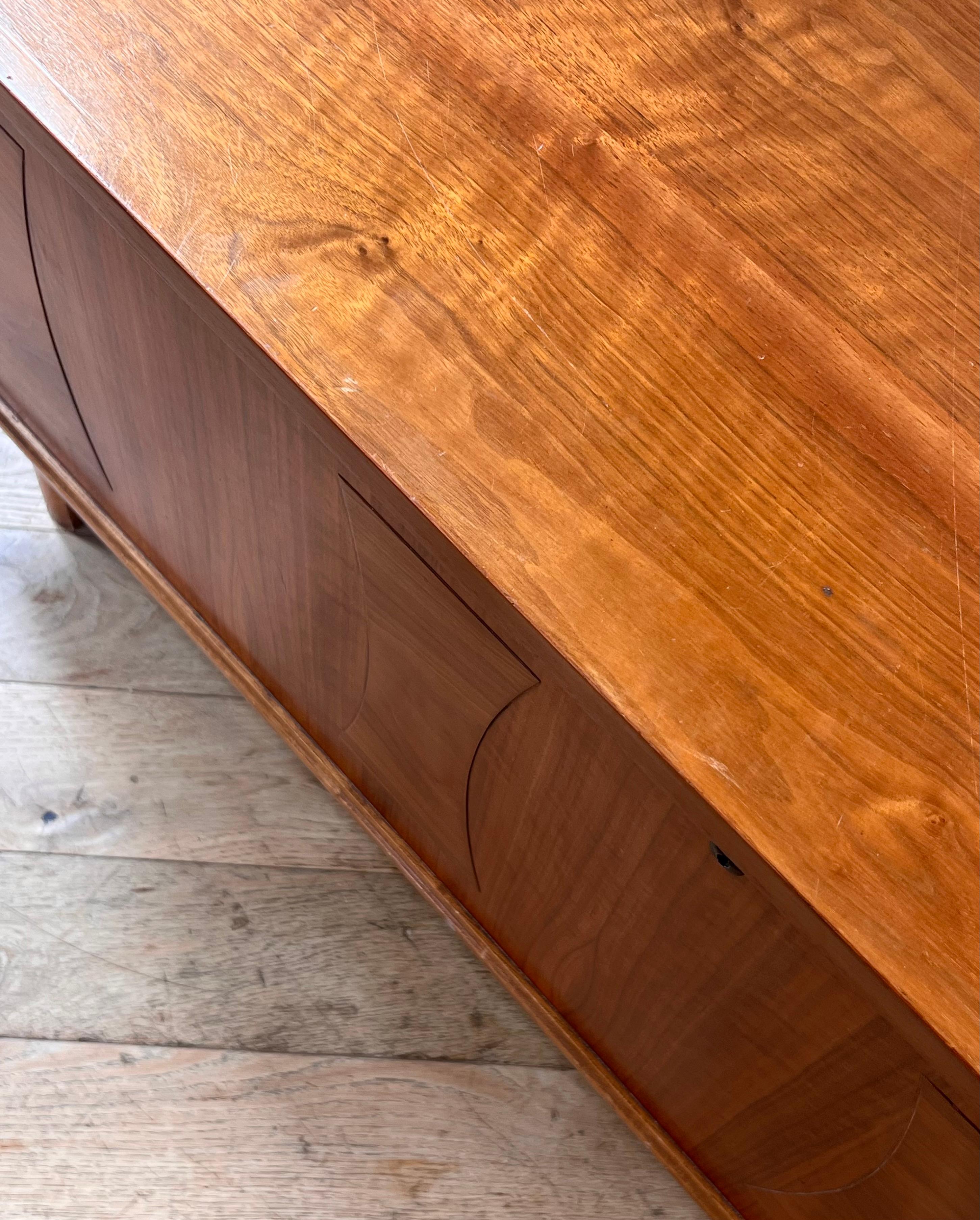 A mid century cedar wood blanket chest by Lane, circa 1960 6