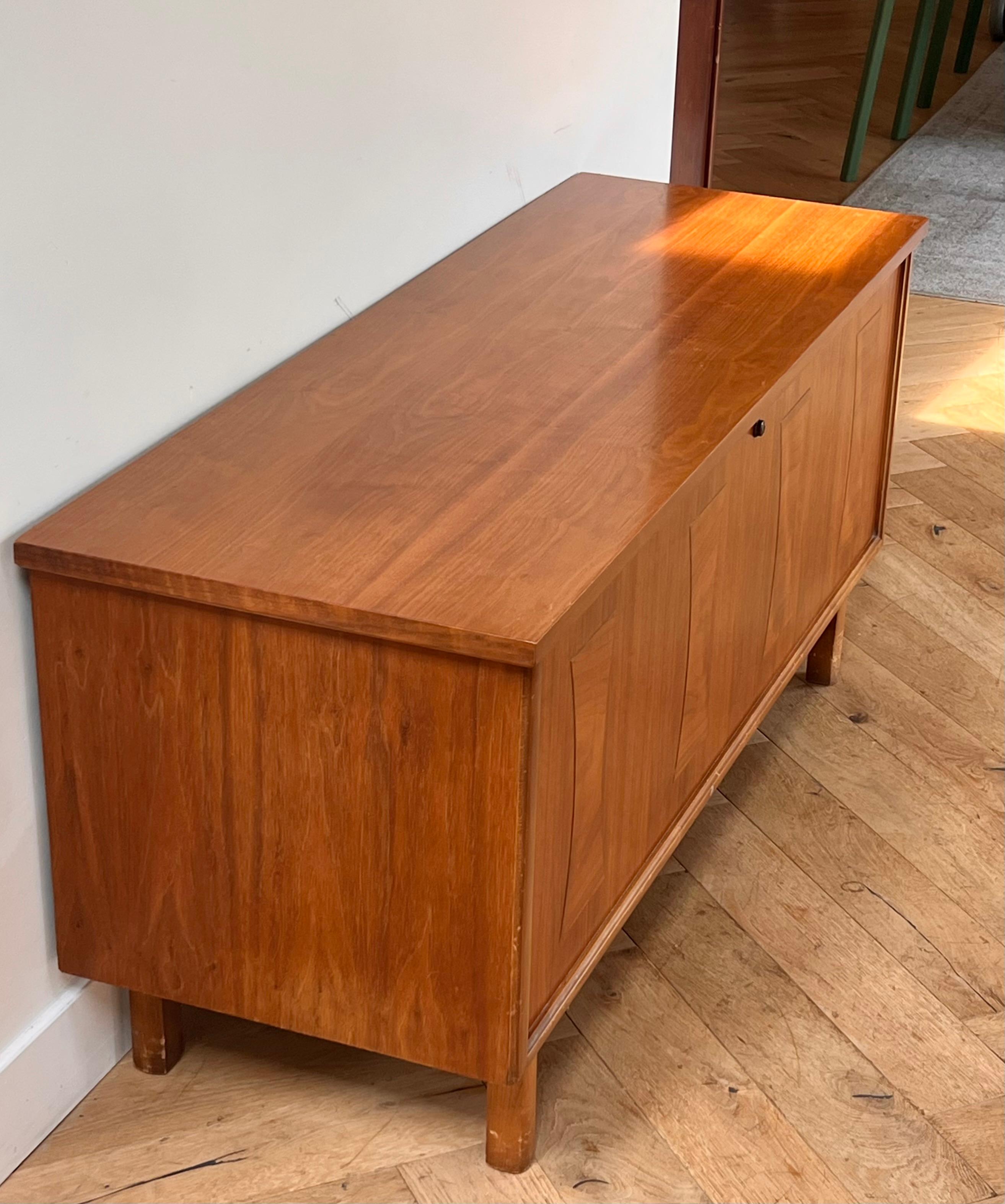 A mid century cedar wood blanket chest by Lane, circa 1960 8