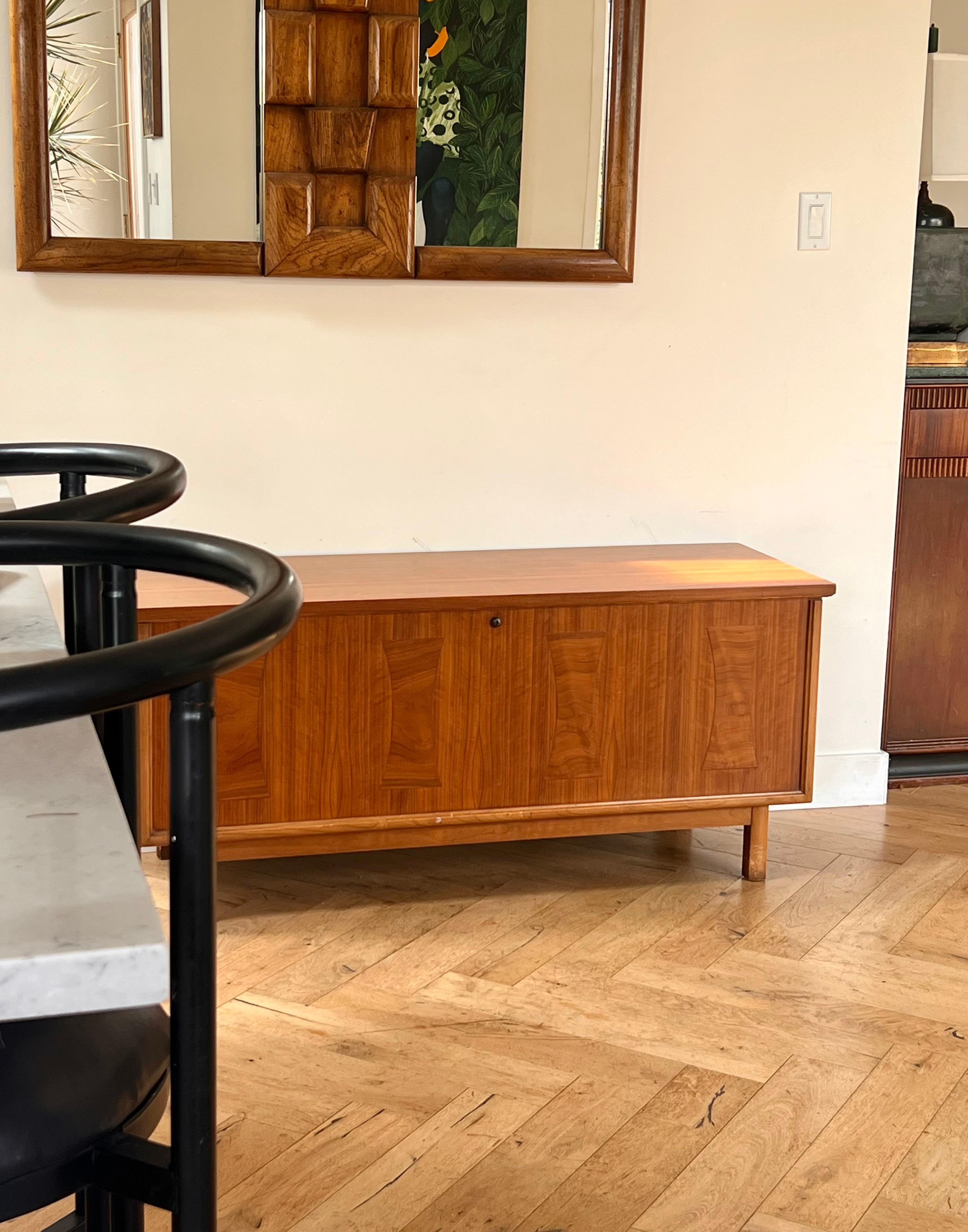 A mid century cedar wood blanket chest by Lane, circa 1960 9