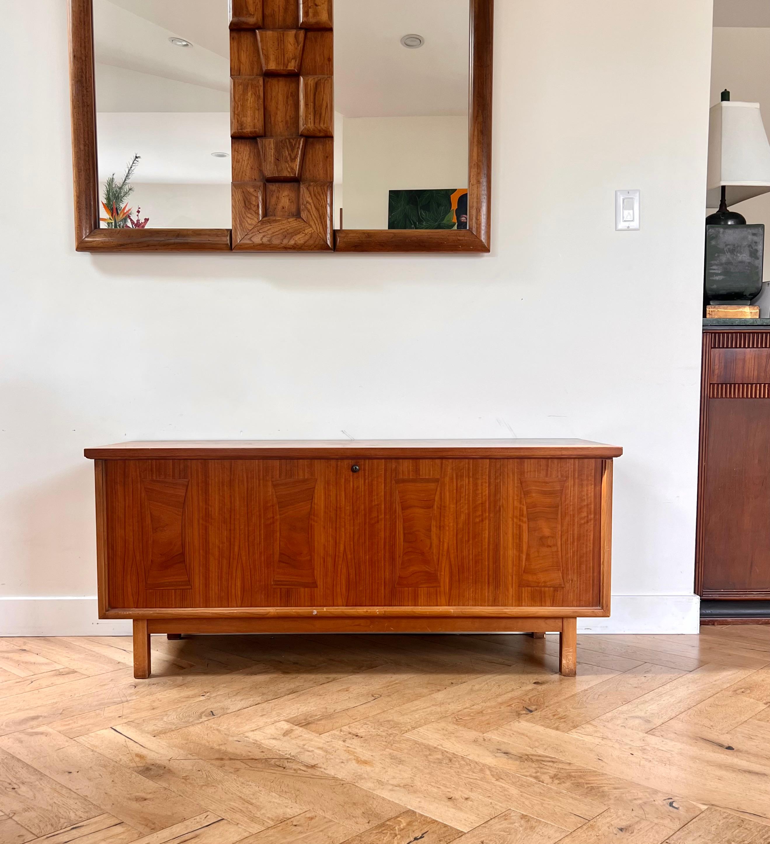 A mid century cedar wood blanket chest by Lane, circa 1960 12