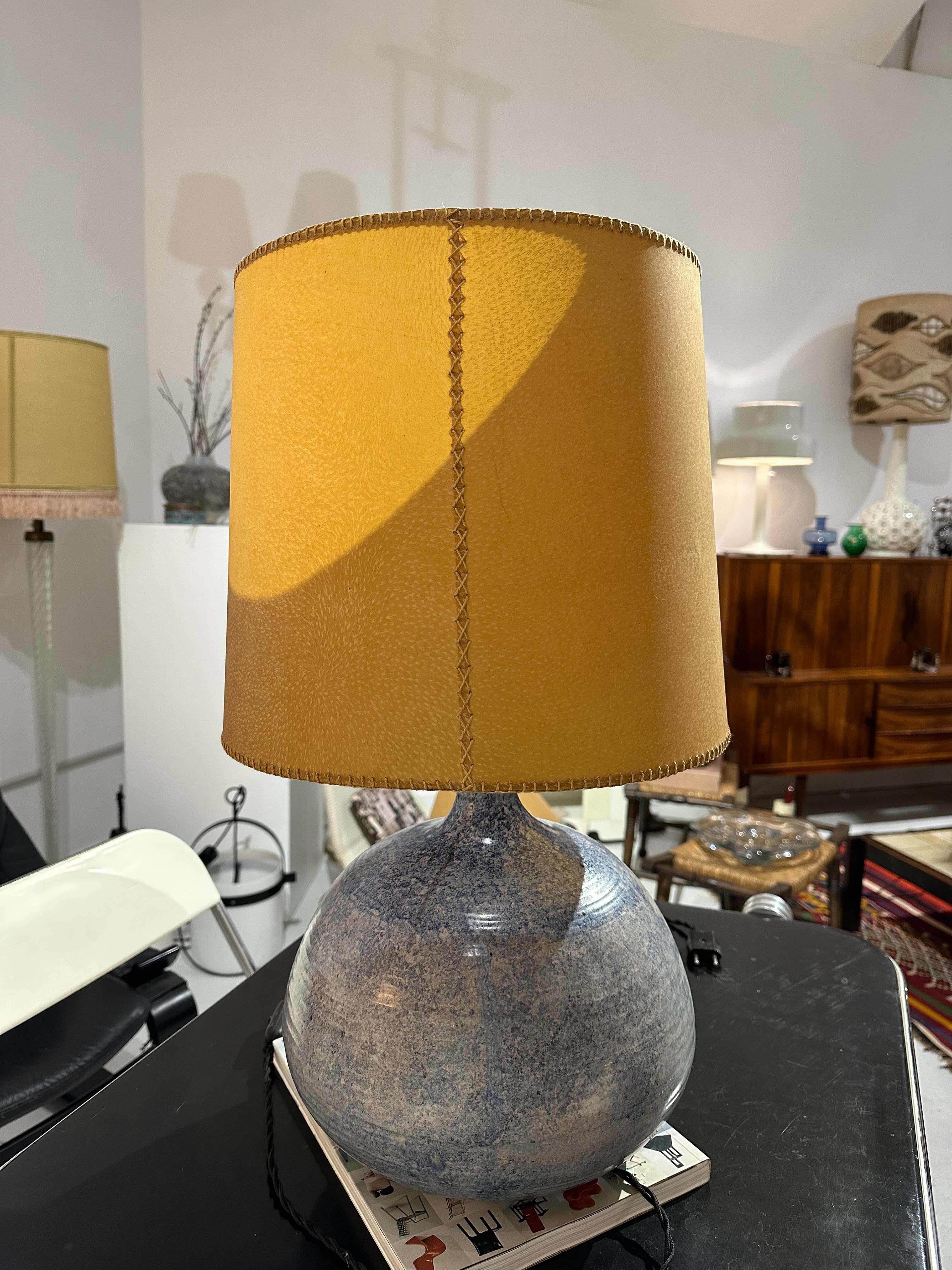 Lampe émaillée en céramique du milieu du siècle dernier par Jean Pierre Gasnier Bon état - En vente à BARCELONA, ES