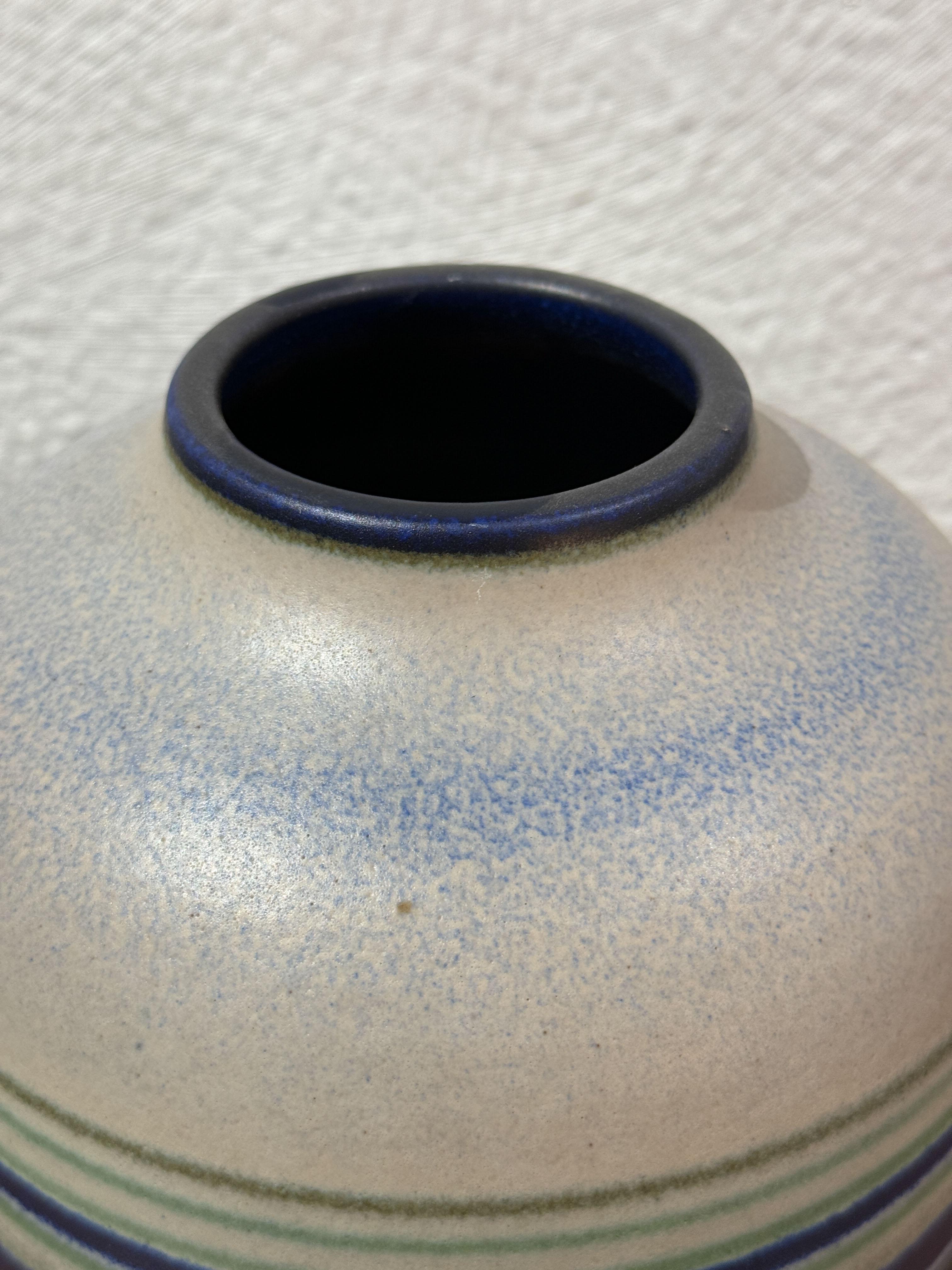 A mid-century ceramic glazed vase by Atelier Serra In Good Condition For Sale In BARCELONA, ES