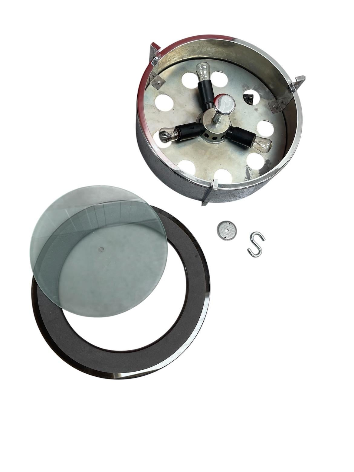A mid-century chrome and glass Italian ceiling flush mount light, plafonniere For Sale 4