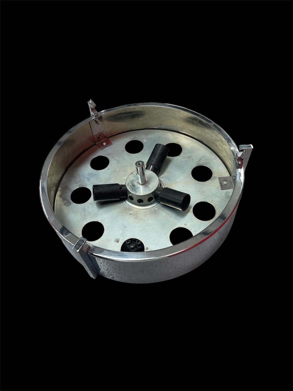 A mid-century chrome and glass Italian ceiling flush mount light, plafonniere For Sale 2