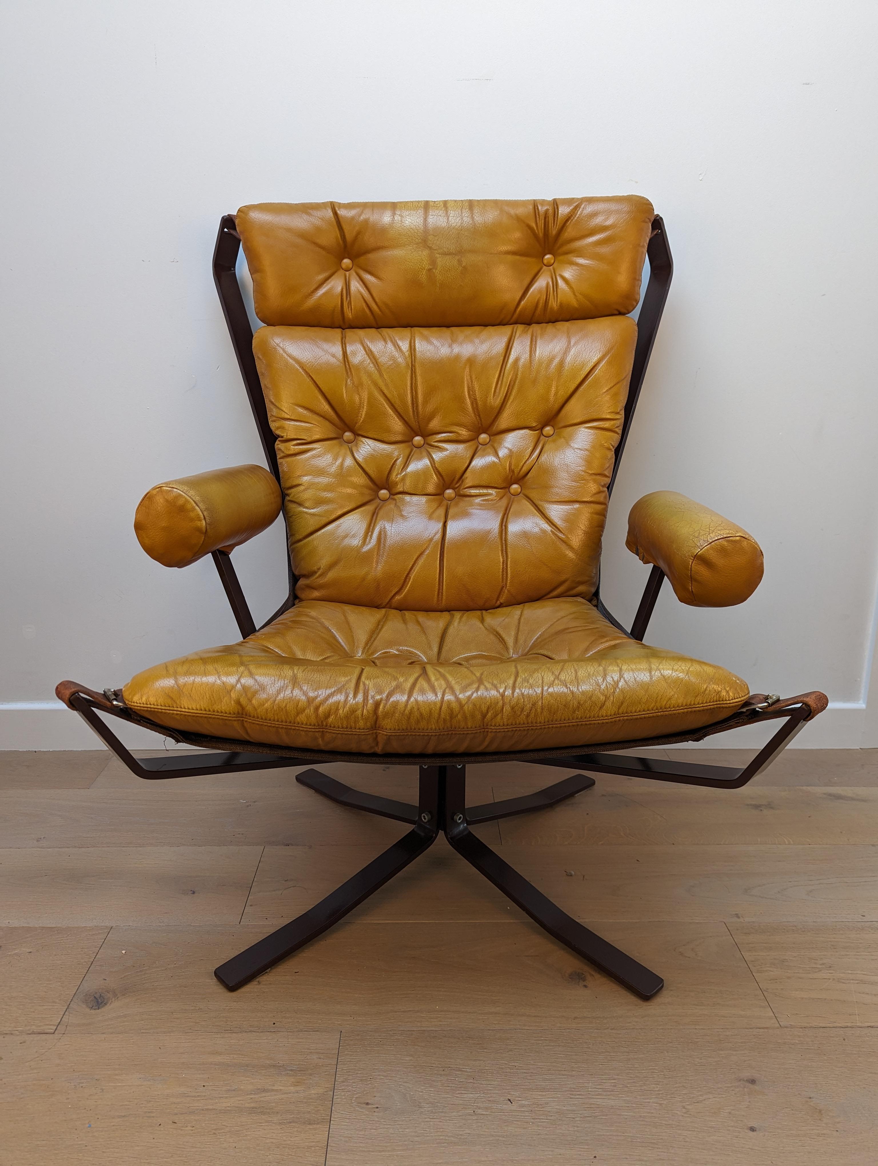 A mid-century Danish ''Superstar'' by Sigurd Ressell for Trygg Mobler In Good Condition For Sale In Tunbridge Wells, GB