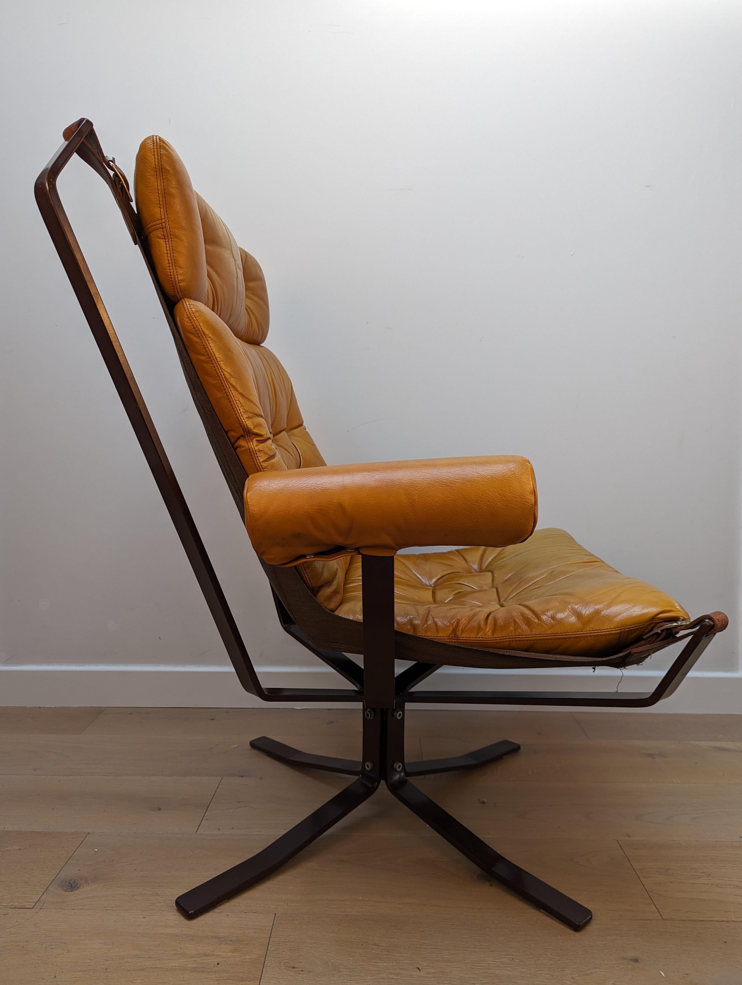20th Century A mid-century Danish ''Superstar'' by Sigurd Ressell for Trygg Mobler For Sale