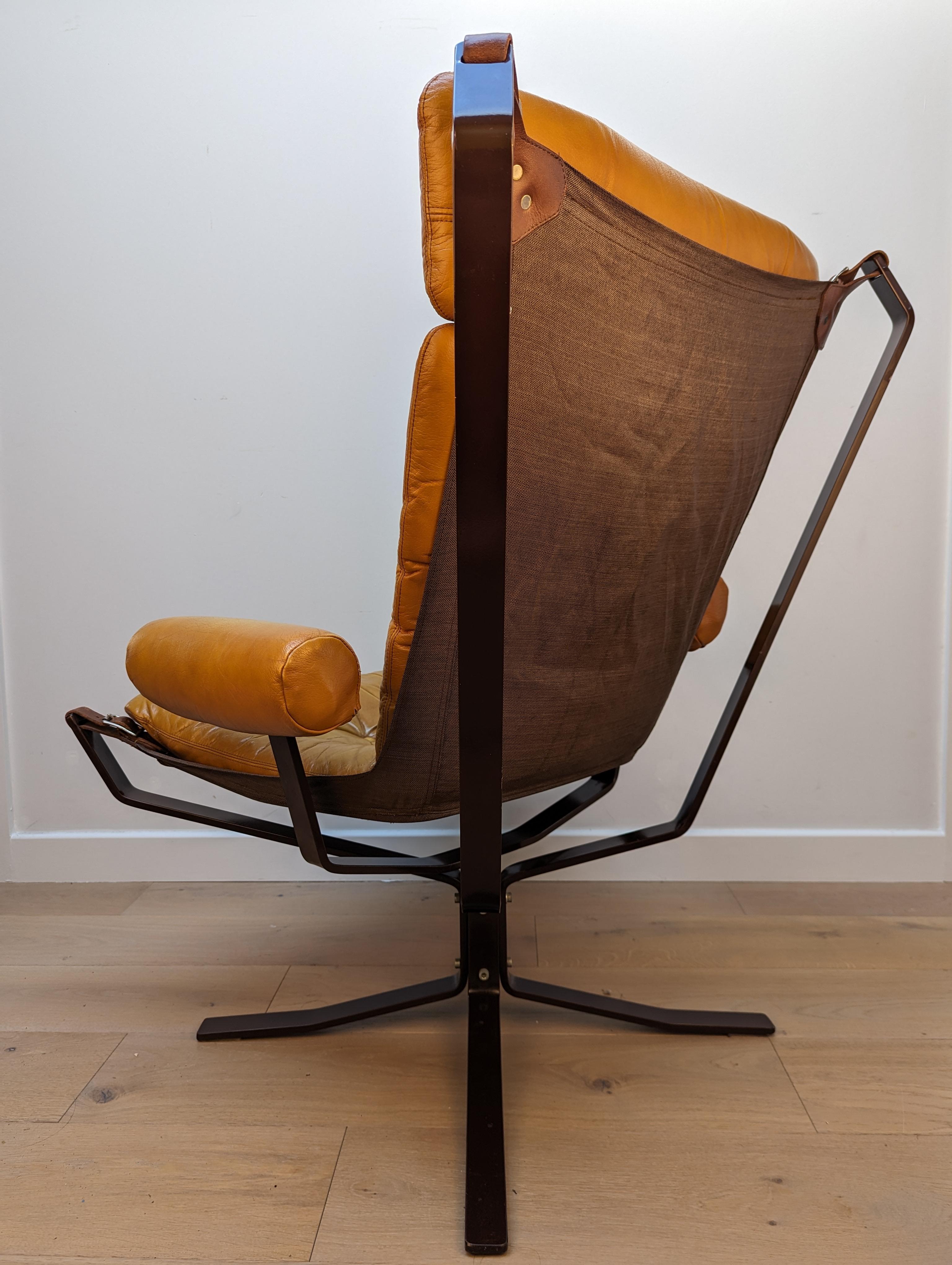 20th Century A mid-century Danish ''Superstar'' by Sigurd Ressell for Trygg Mobler For Sale
