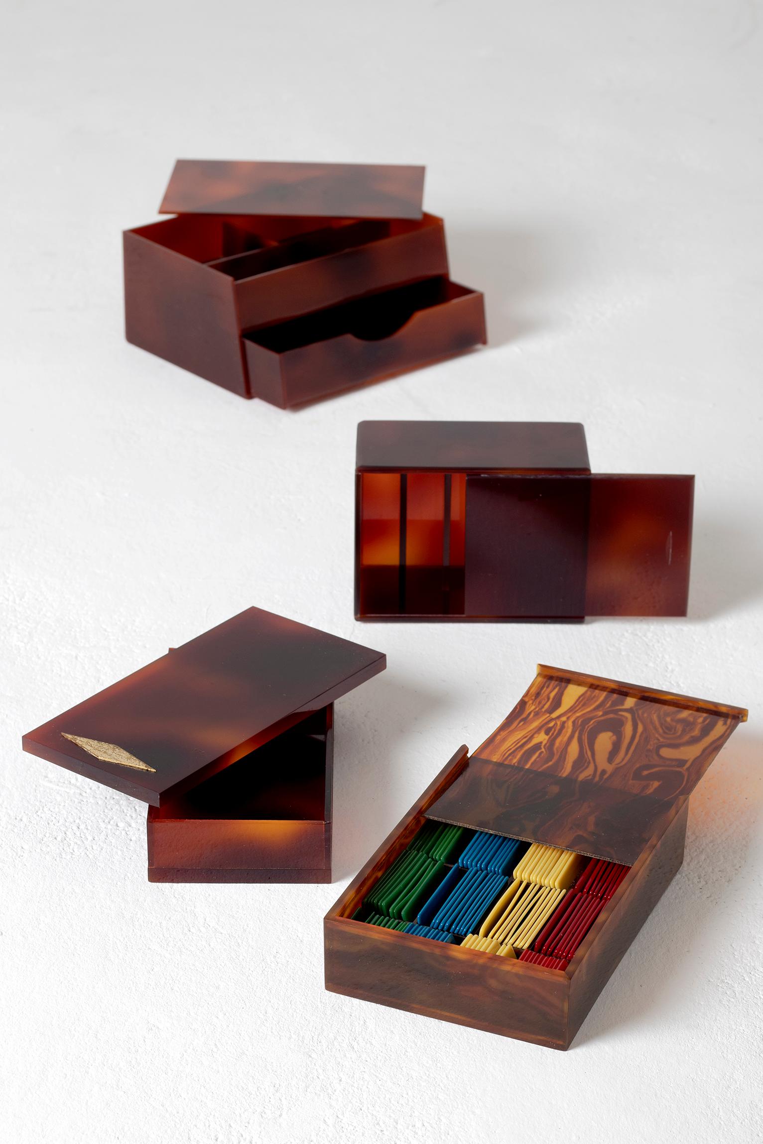 Midcentury Faux Tortoiseshell Lucite Poker Chips Box In Good Condition In London, GB