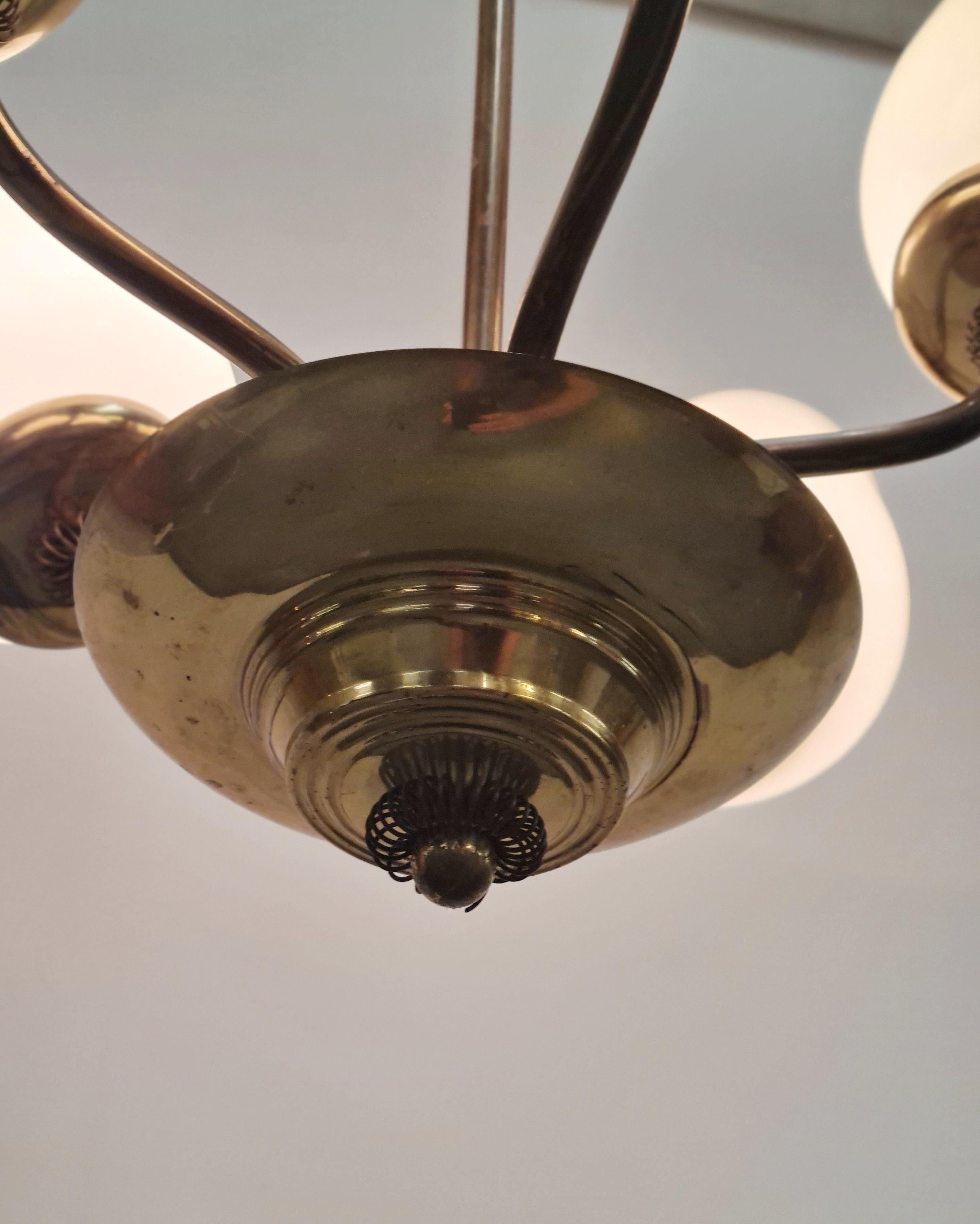 Lampe design finlandaise du milieu du siècle en laiton et verre, Saariston Valaisin Oy, années 1950 Bon état à Helsinki, FI