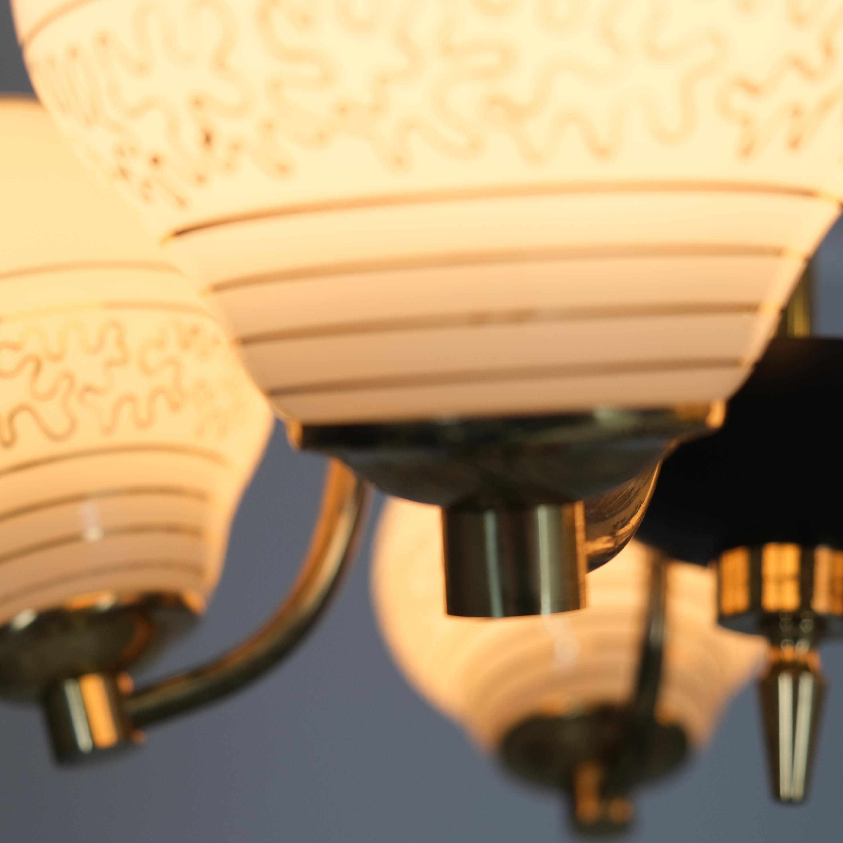 Lámpara de diseño finlandés de mediados de siglo en latón y cristal, Saariston Valaisin Oy, años 1960 en venta 6