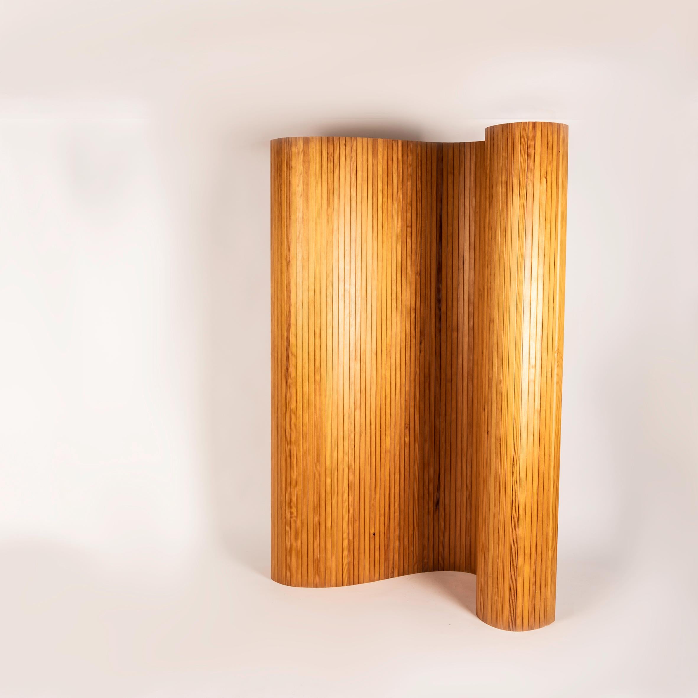Bauhaus A Mid-century folding Screen in the style of Alvar Aalto  For Sale