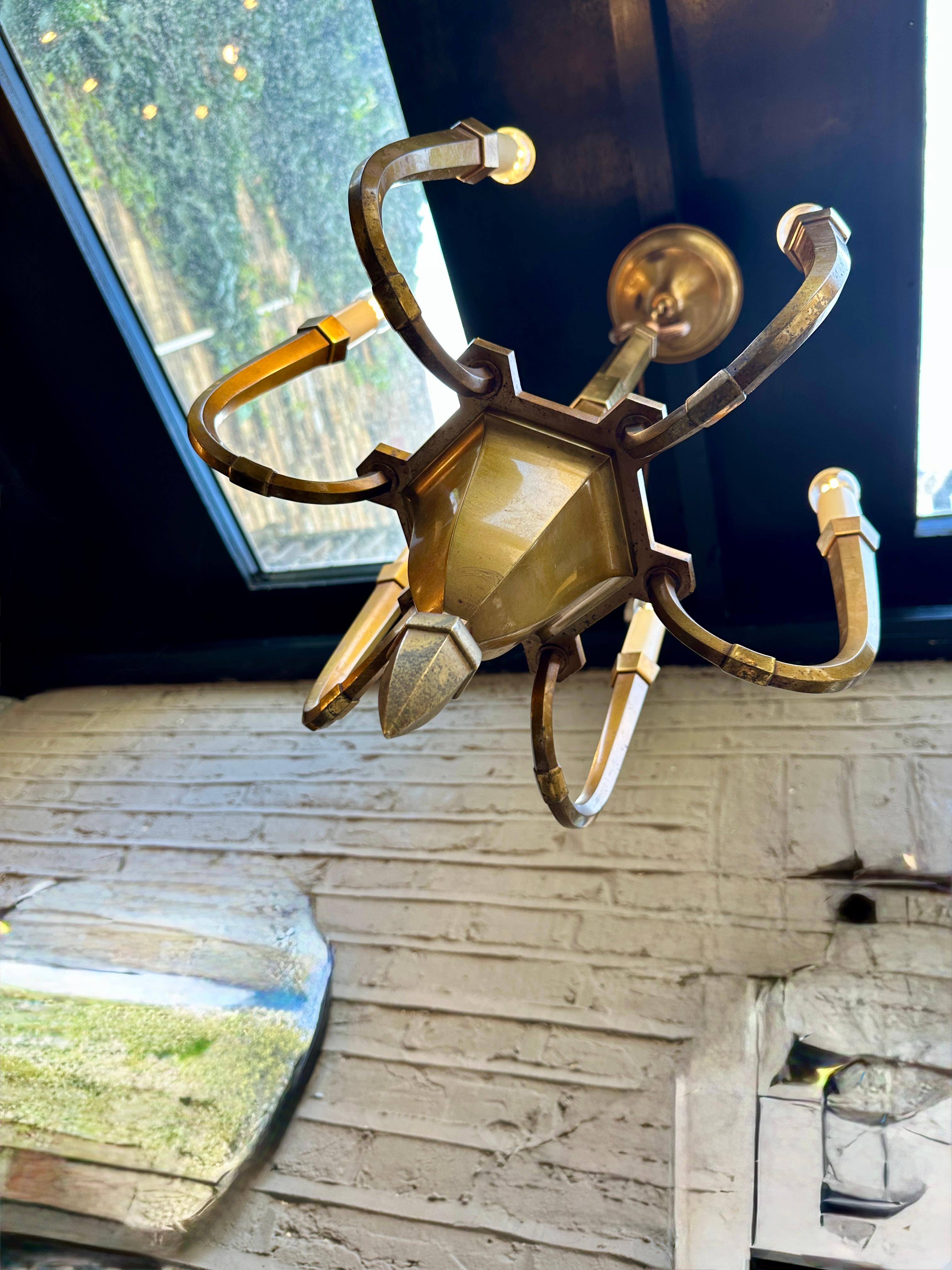 Lampadario in ottone della metà del secolo scorso attribuito a Guglielmo Ulrich in vendita 3