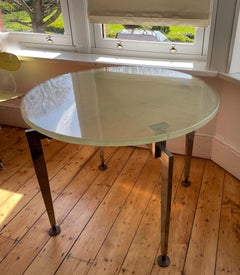 Gueridon in acciaio del Modernismo francese di metà secolo, piano in vetro sabbiato di Steele Gobain.